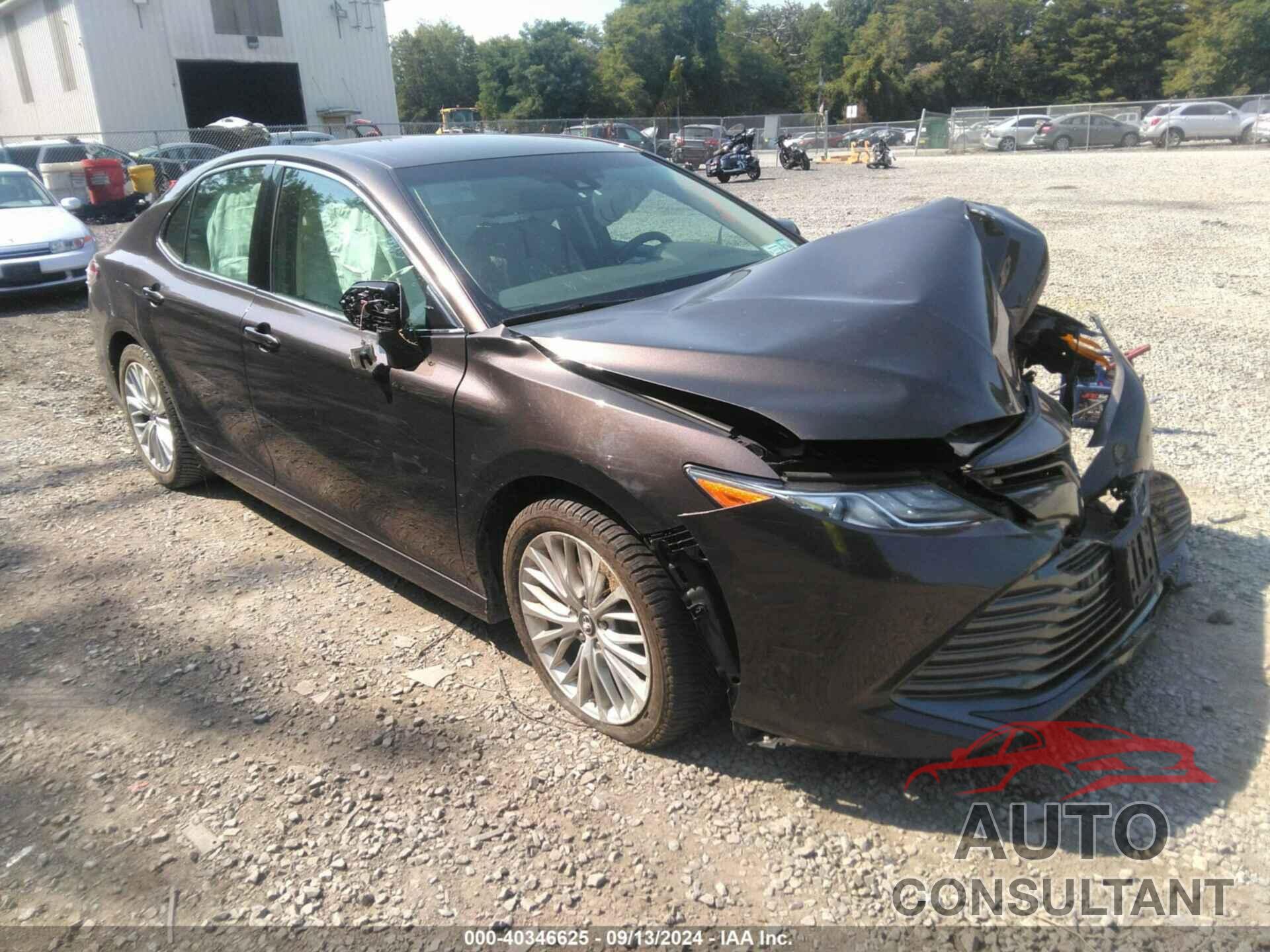 TOYOTA CAMRY 2018 - 4T1B11HKXJU054333