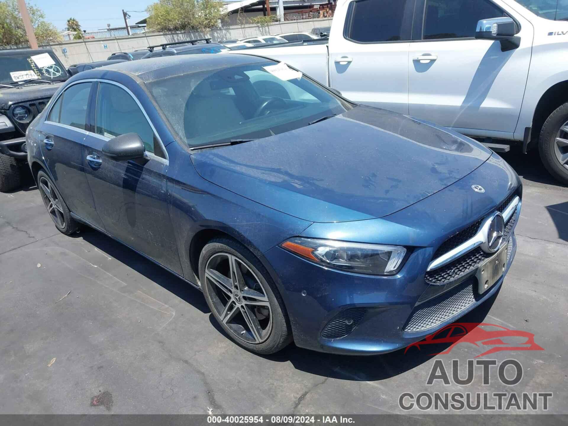 MERCEDES-BENZ A 220 2020 - W1K3G4EB8LW047407