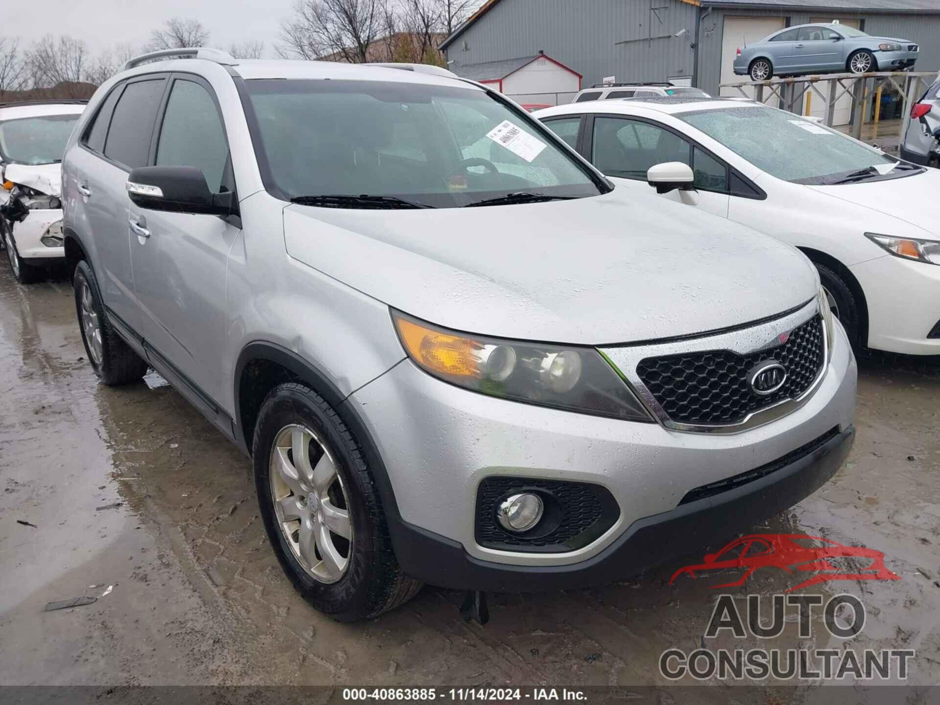 KIA SORENTO 2011 - 5XYKT3A16BG071452