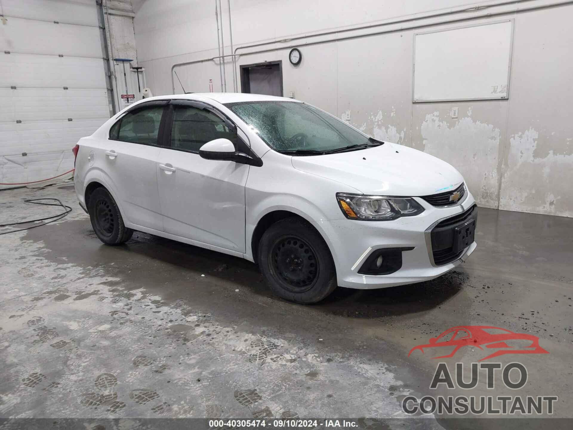 CHEVROLET SONIC 2017 - 1G1JB5SH7H4165880