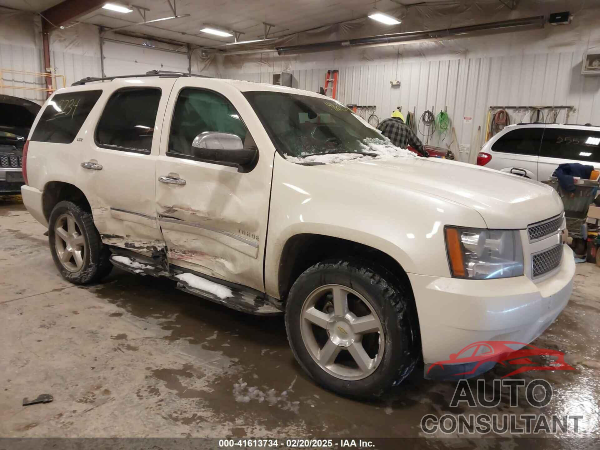 CHEVROLET TAHOE 2013 - 1GNSKCE03DR101927