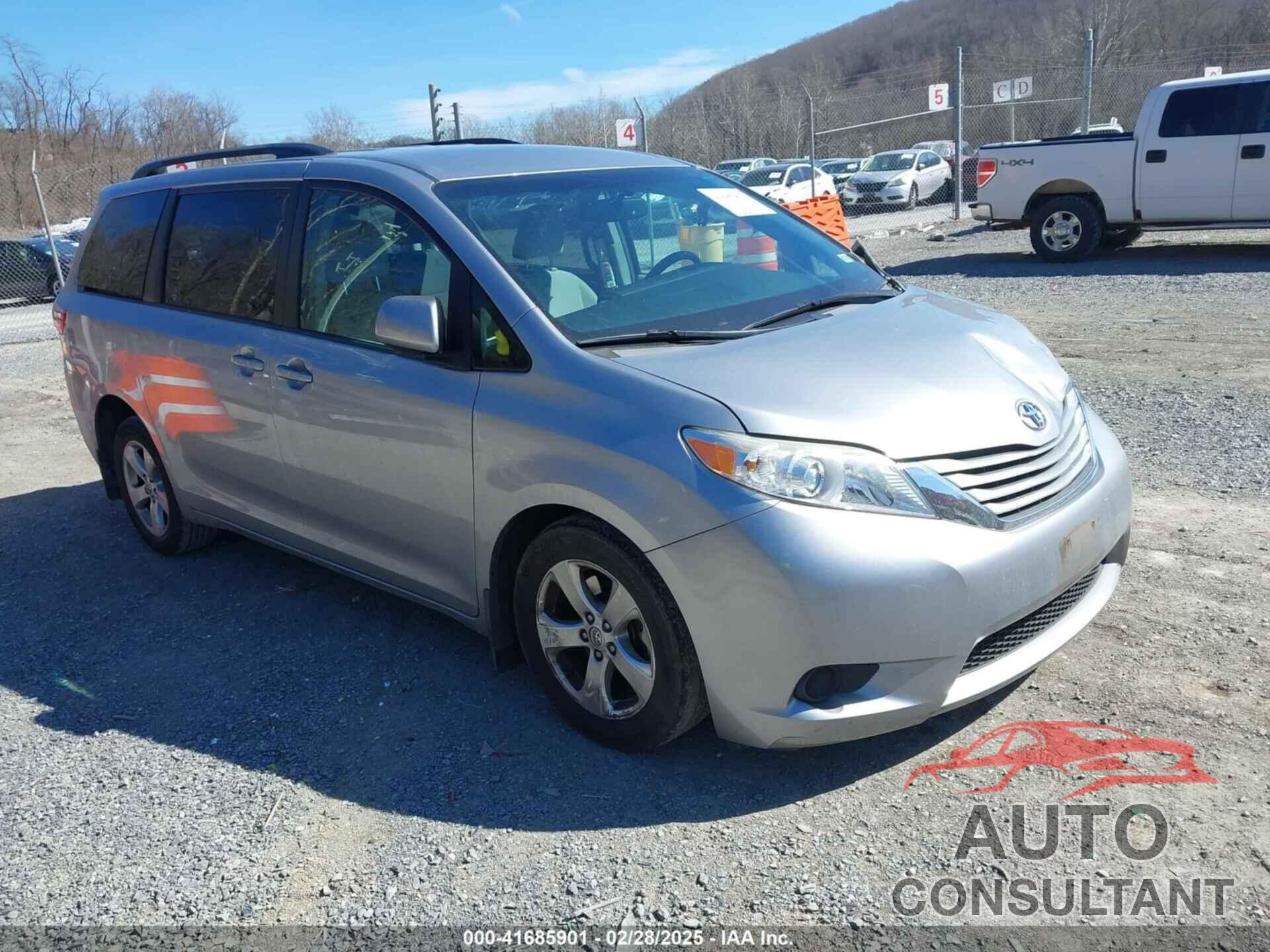 TOYOTA SIENNA 2017 - 5TDKZ3DC5HS896194