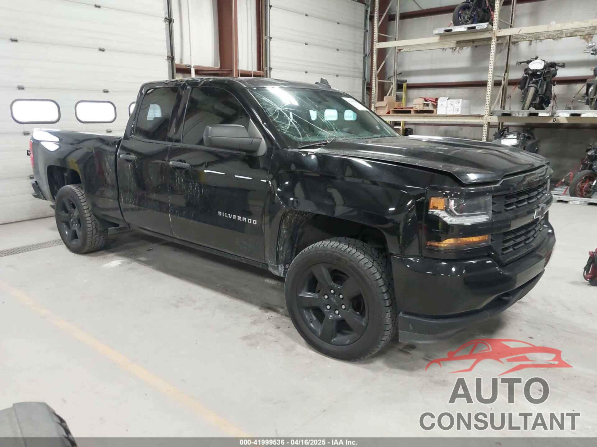 CHEVROLET SILVERADO 1500 2018 - 1GCVKPEC7JZ322708