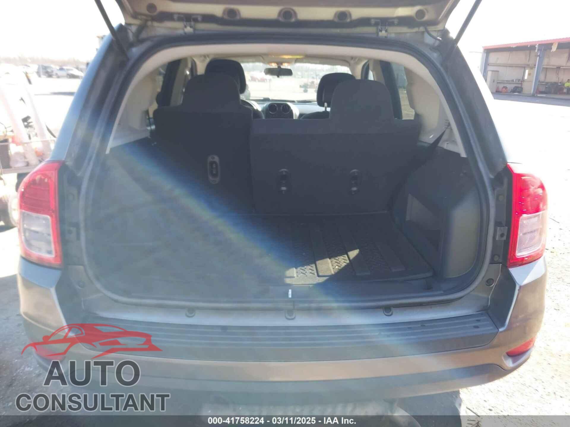 JEEP COMPASS 2011 - 1J4NT1FA6BD290625
