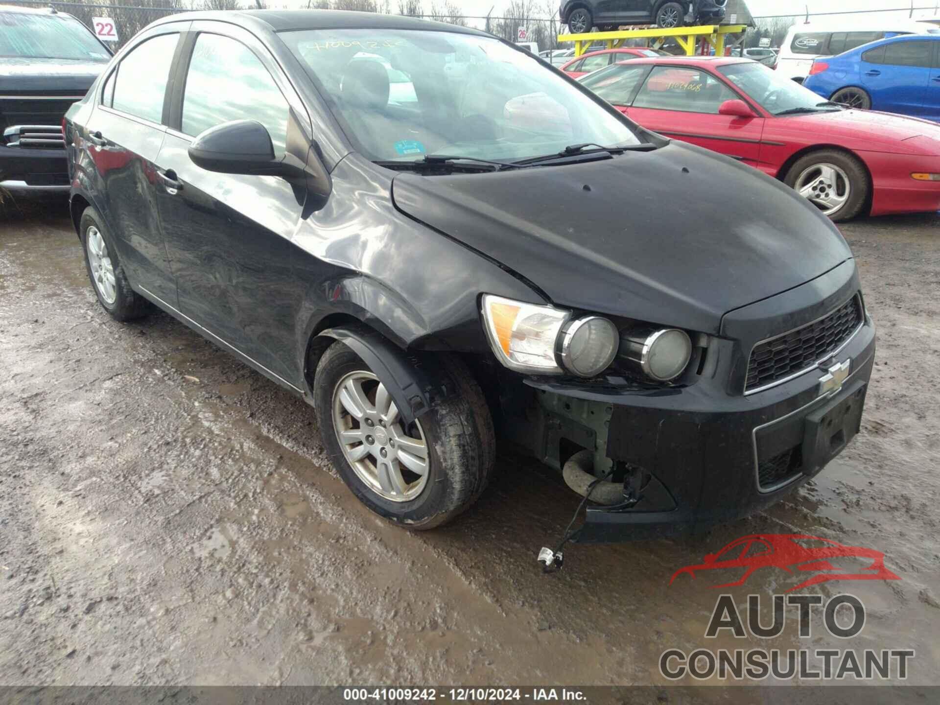CHEVROLET SONIC 2013 - 1G1JC5SB8D4203152