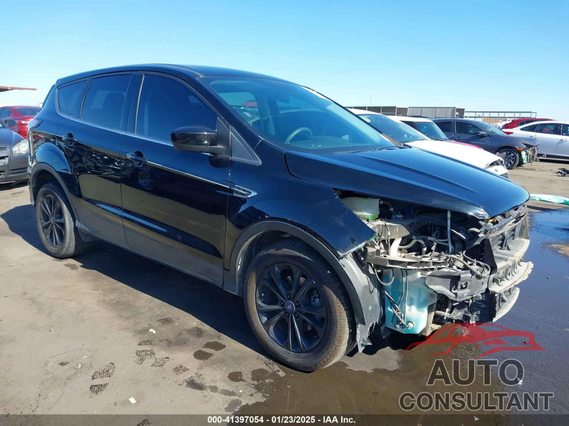 FORD ESCAPE 2017 - 1FMCU0GD3HUD50460