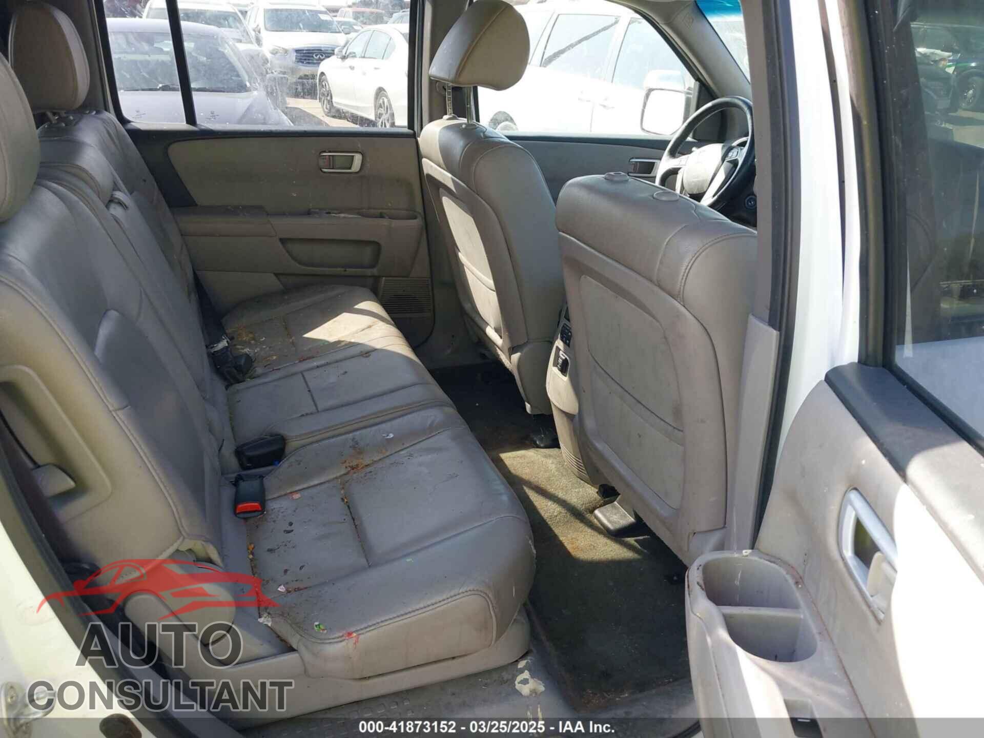 HONDA PILOT 2015 - 5FNYF4H56FB061663