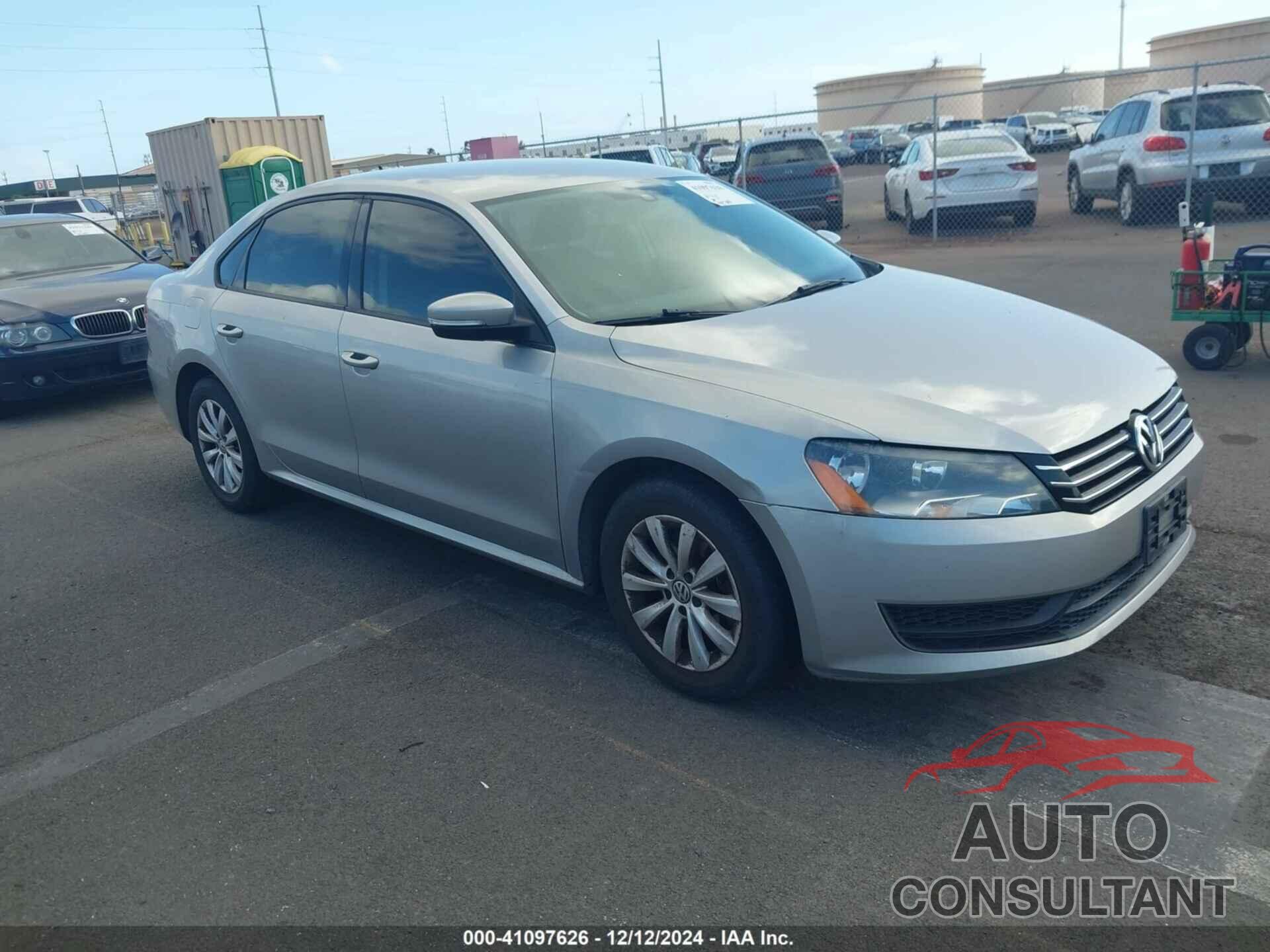 VOLKSWAGEN PASSAT 2013 - 1VWAP7A30DC101543