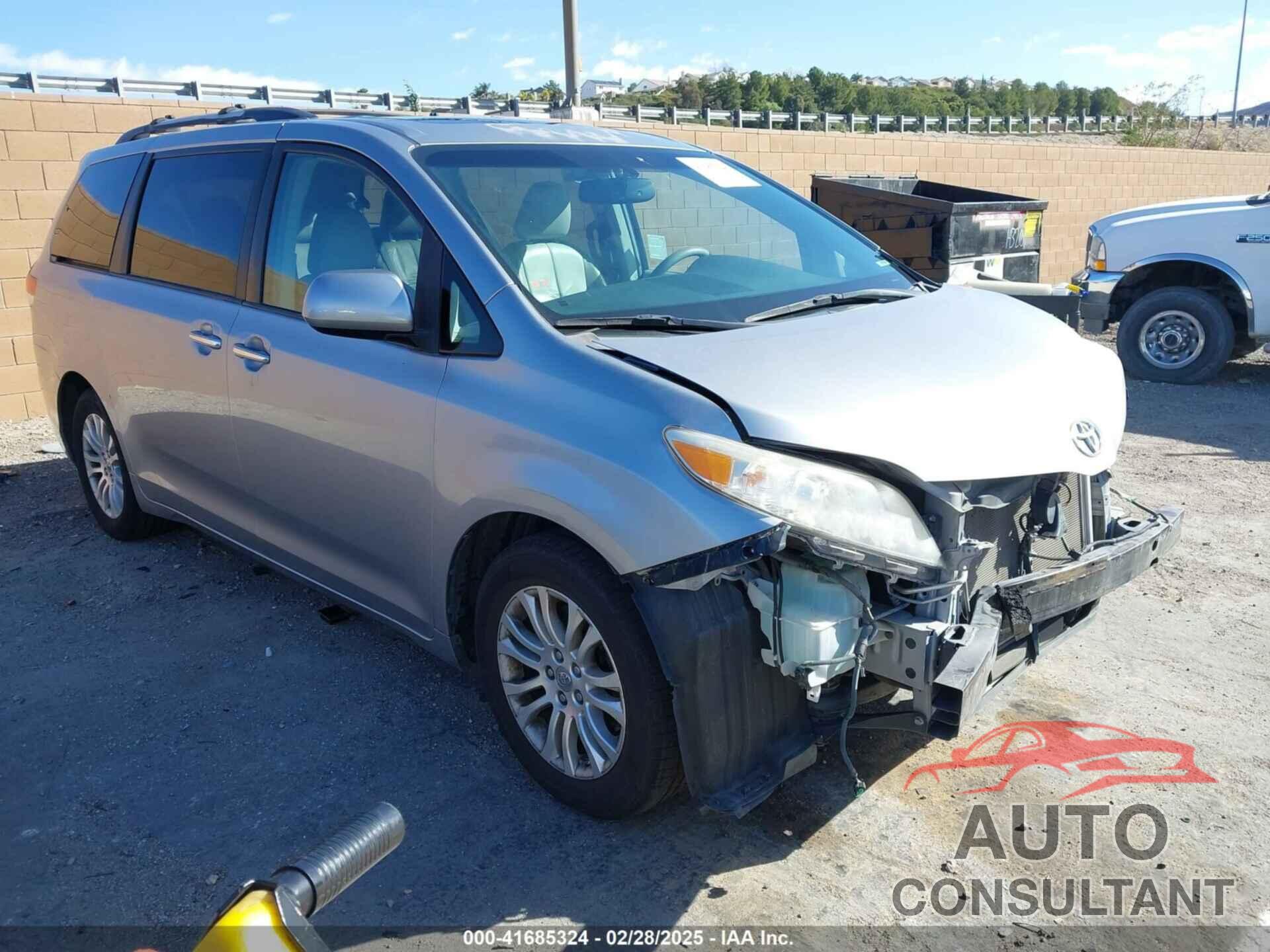 TOYOTA SIENNA 2011 - 5TDYK3DC2BS153417