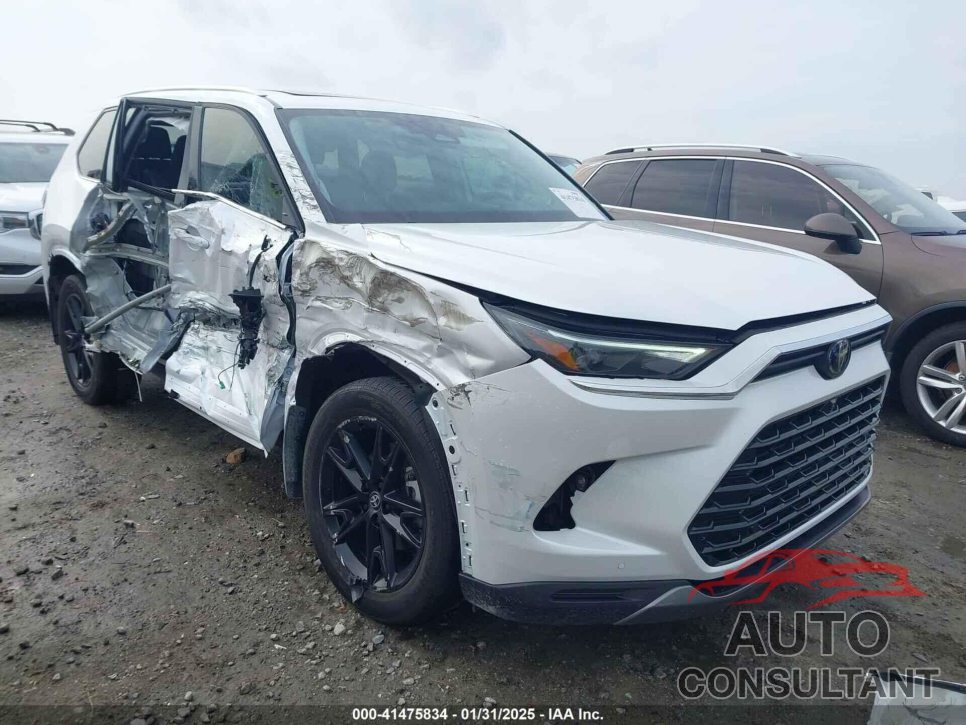 TOYOTA GRAND HIGHLANDER 2024 - 5TDAAAA53RS013840