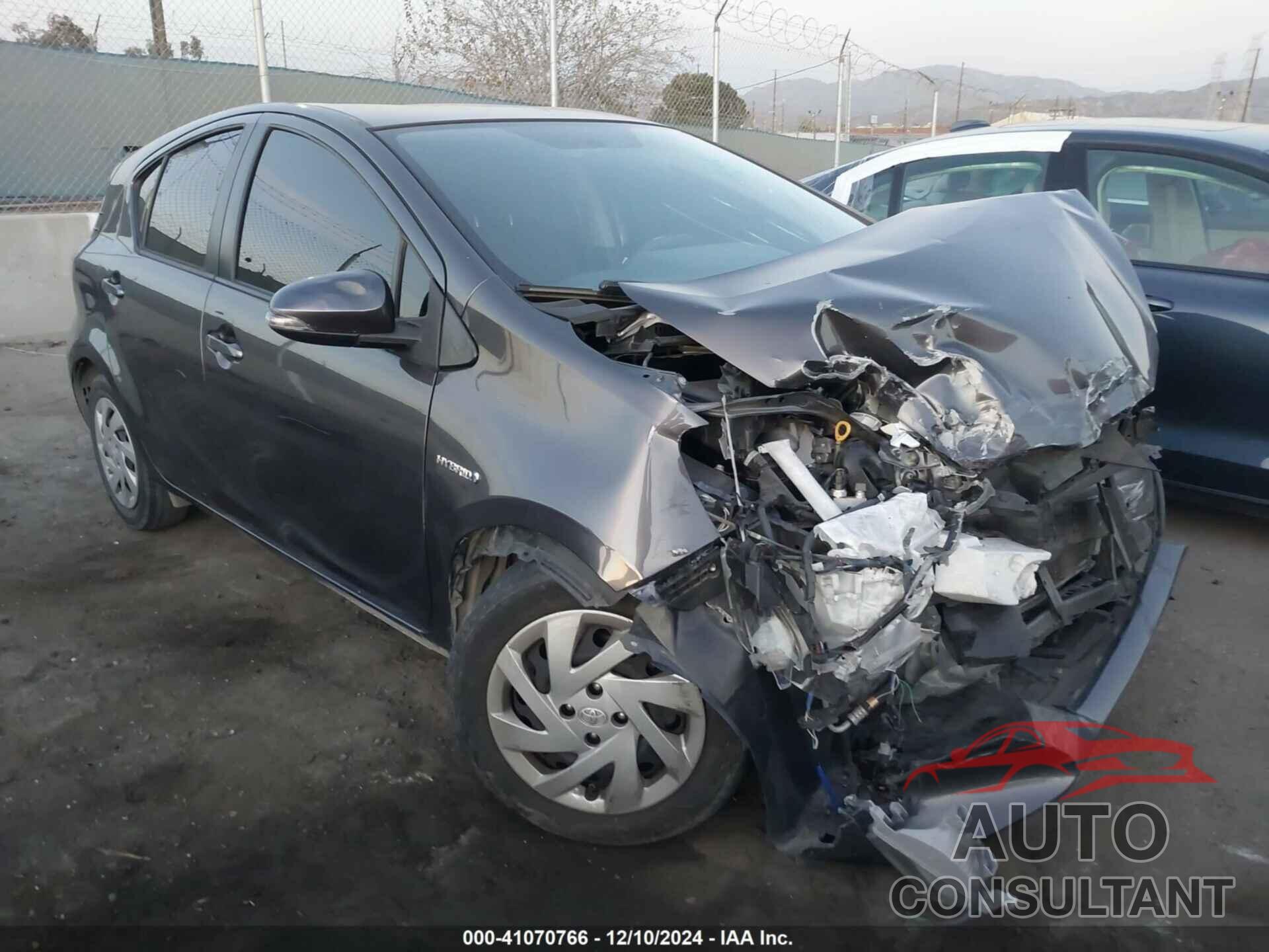 TOYOTA PRIUS C 2015 - JTDKDTB30F1586854