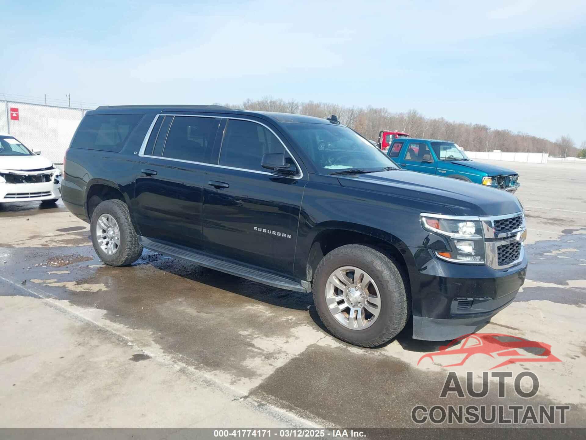 CHEVROLET SUBURBAN 2018 - 1GNSCHKC3JR237396