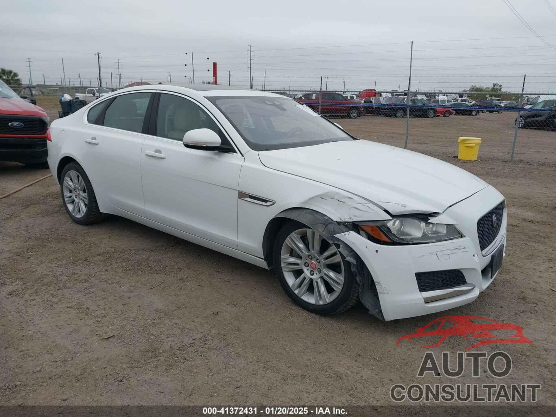 JAGUAR XF 2017 - SAJBR4BV0HCY27250