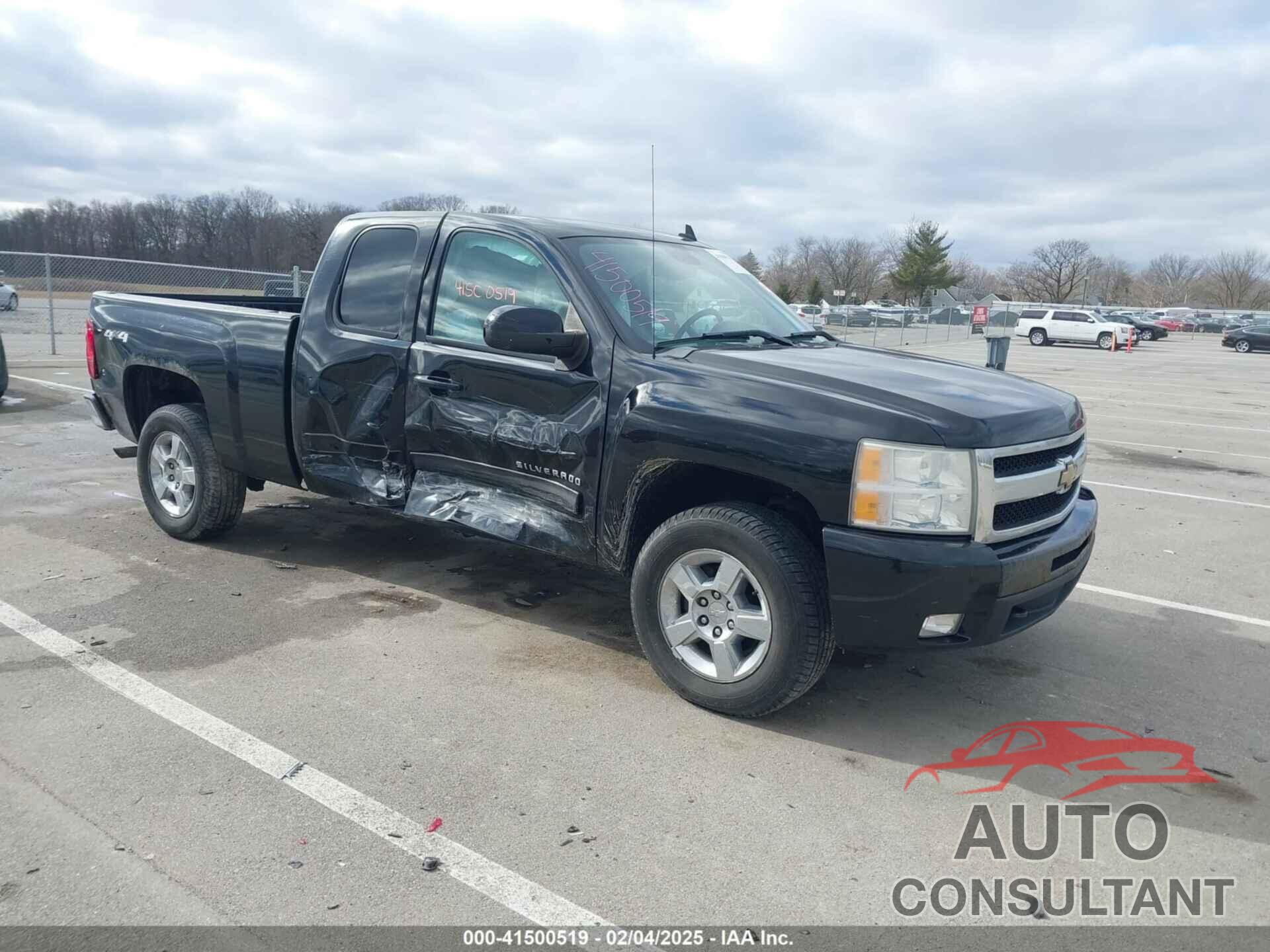 CHEVROLET SILVERADO 1500 2011 - 1GCRKTE37BZ394794