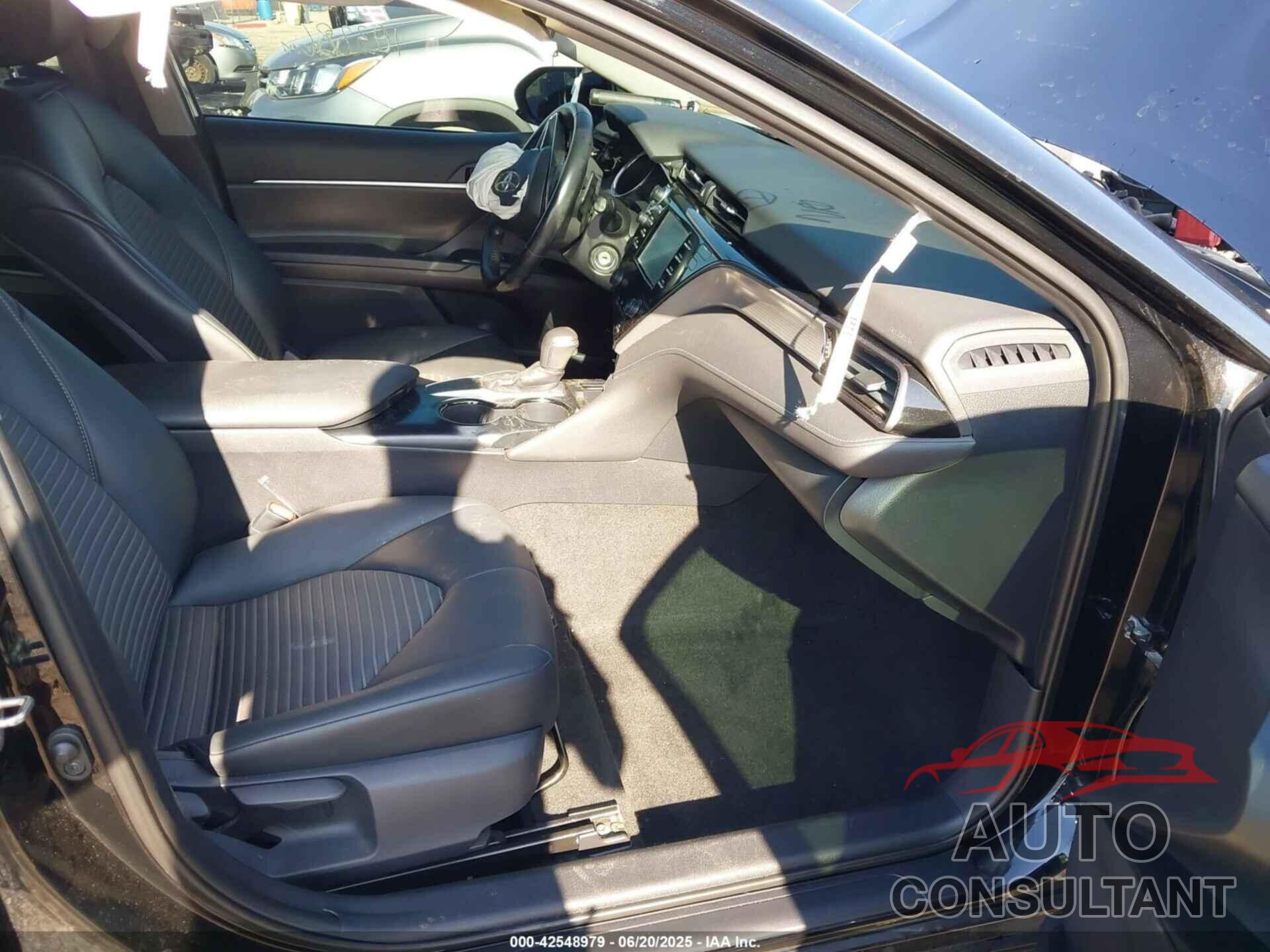 TOYOTA CAMRY 2019 - 4T1B11HK3KU275516