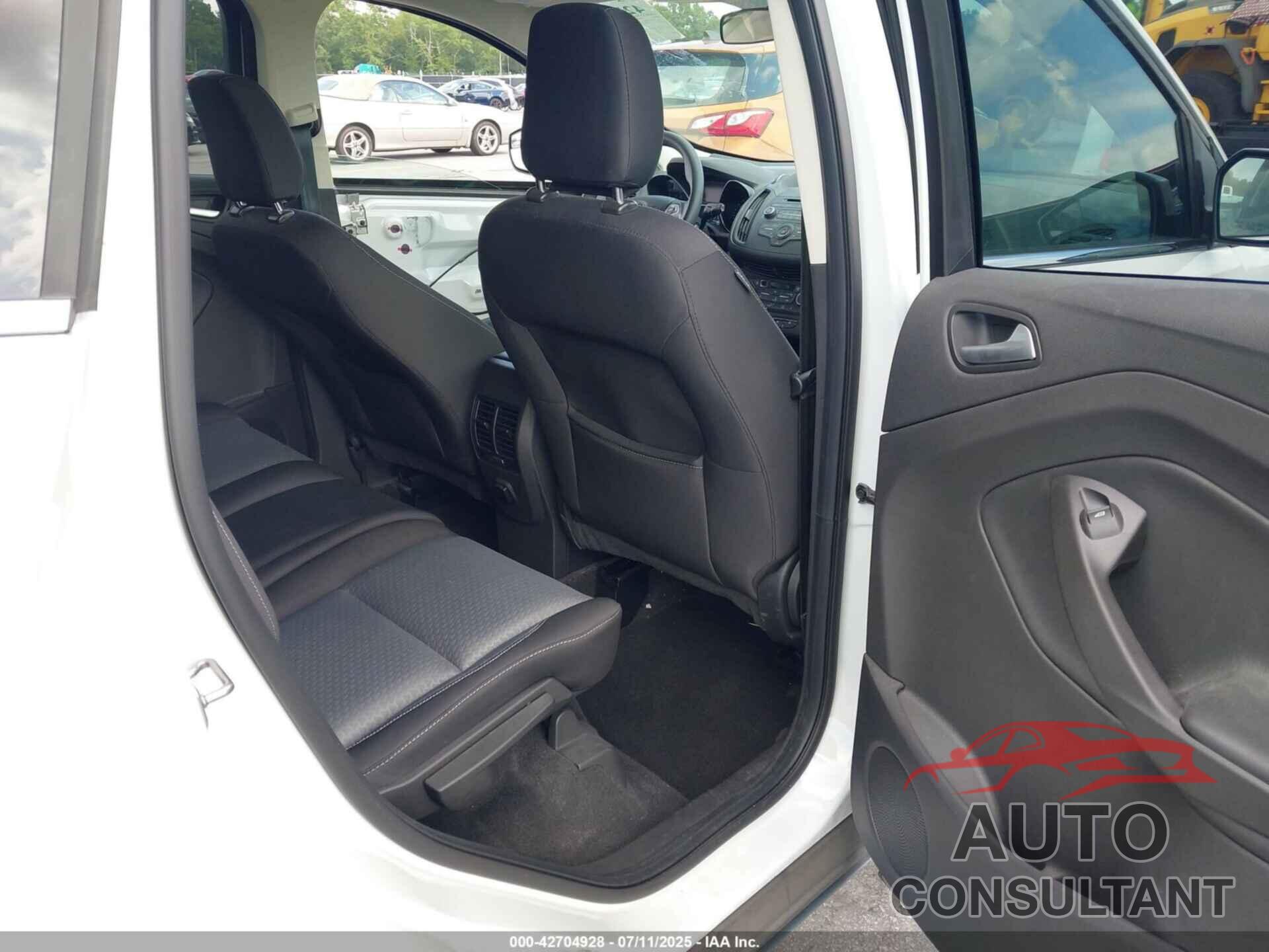 FORD ESCAPE 2018 - 1FMCU0GD2JUB47551