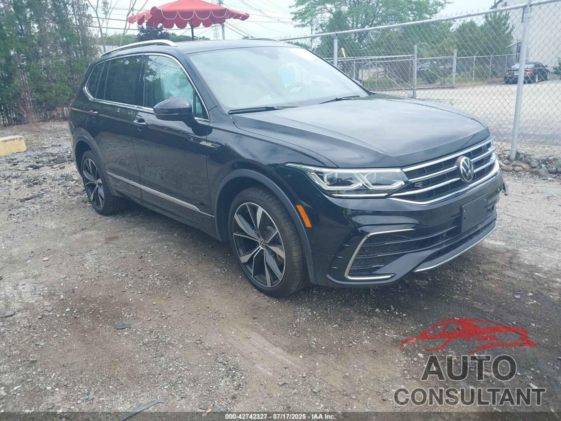VOLKSWAGEN TIGUAN 2023 - 3VV4B7AX1PM125629