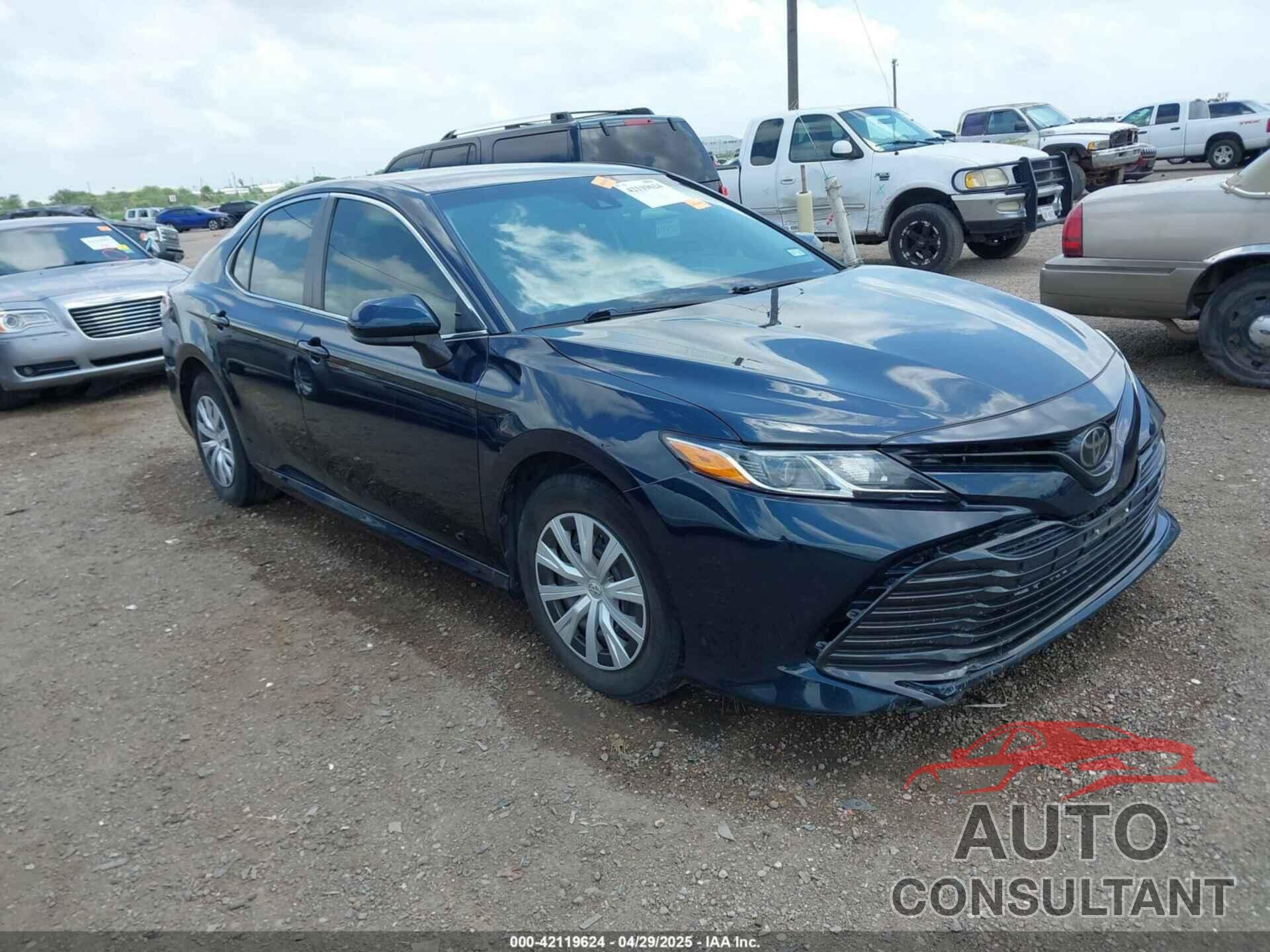 TOYOTA CAMRY 2018 - 4T1B11HK8JU553020