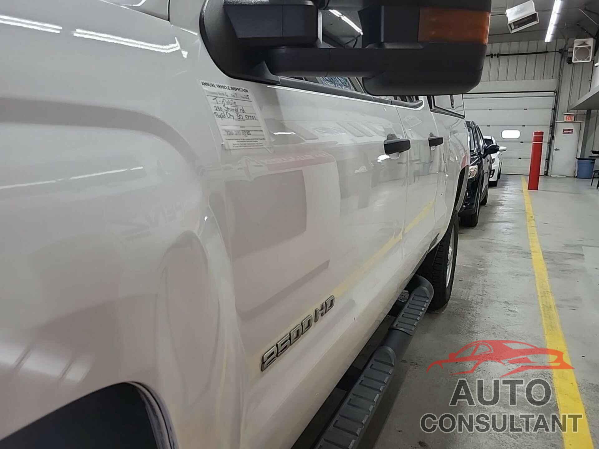 CHEVROLET SILVERADO 2018 - 1GC2KUEG3JZ325335