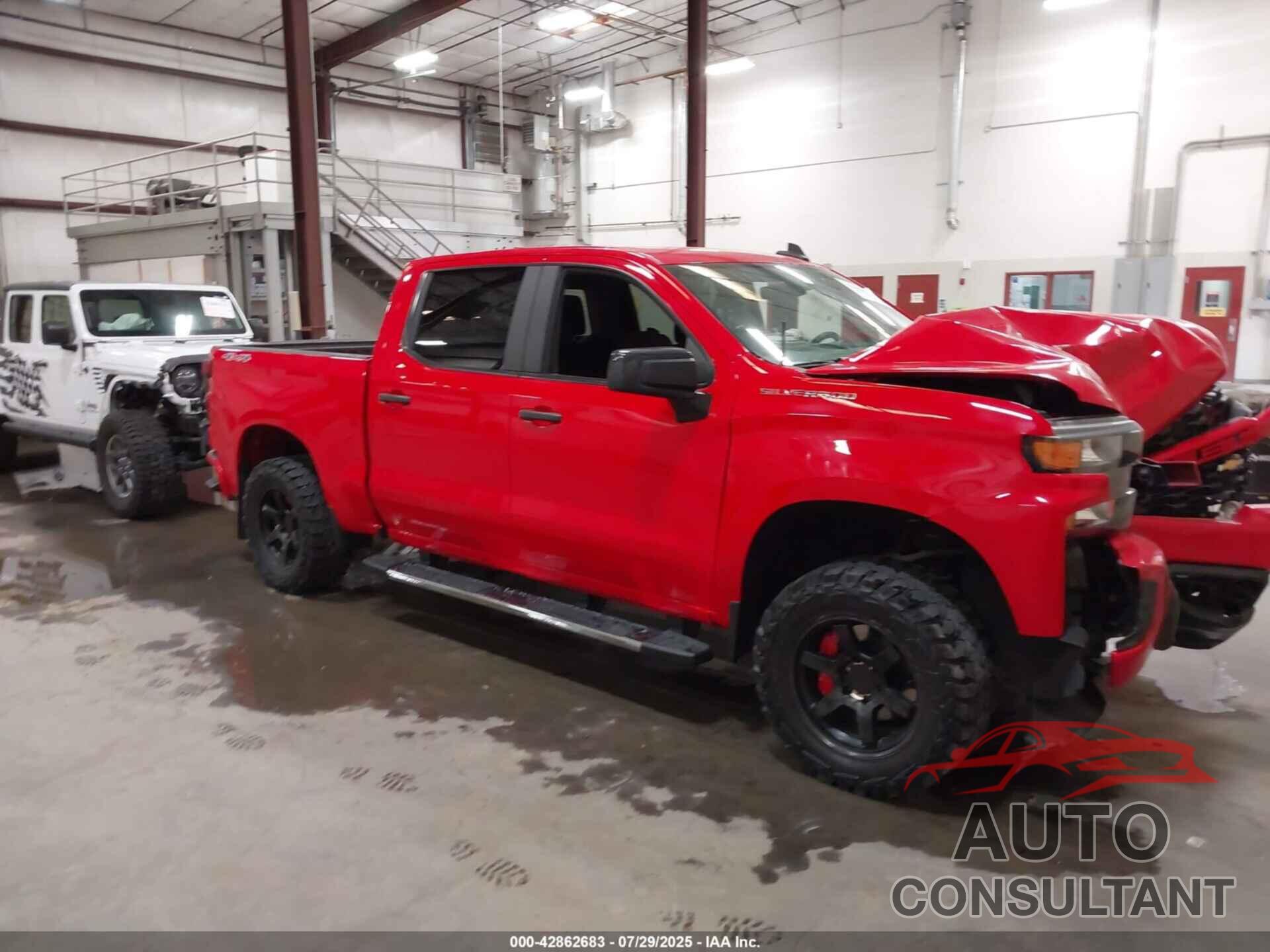 CHEVROLET SILVERADO 1500 2020 - 1GCUYBEF2LZ187101