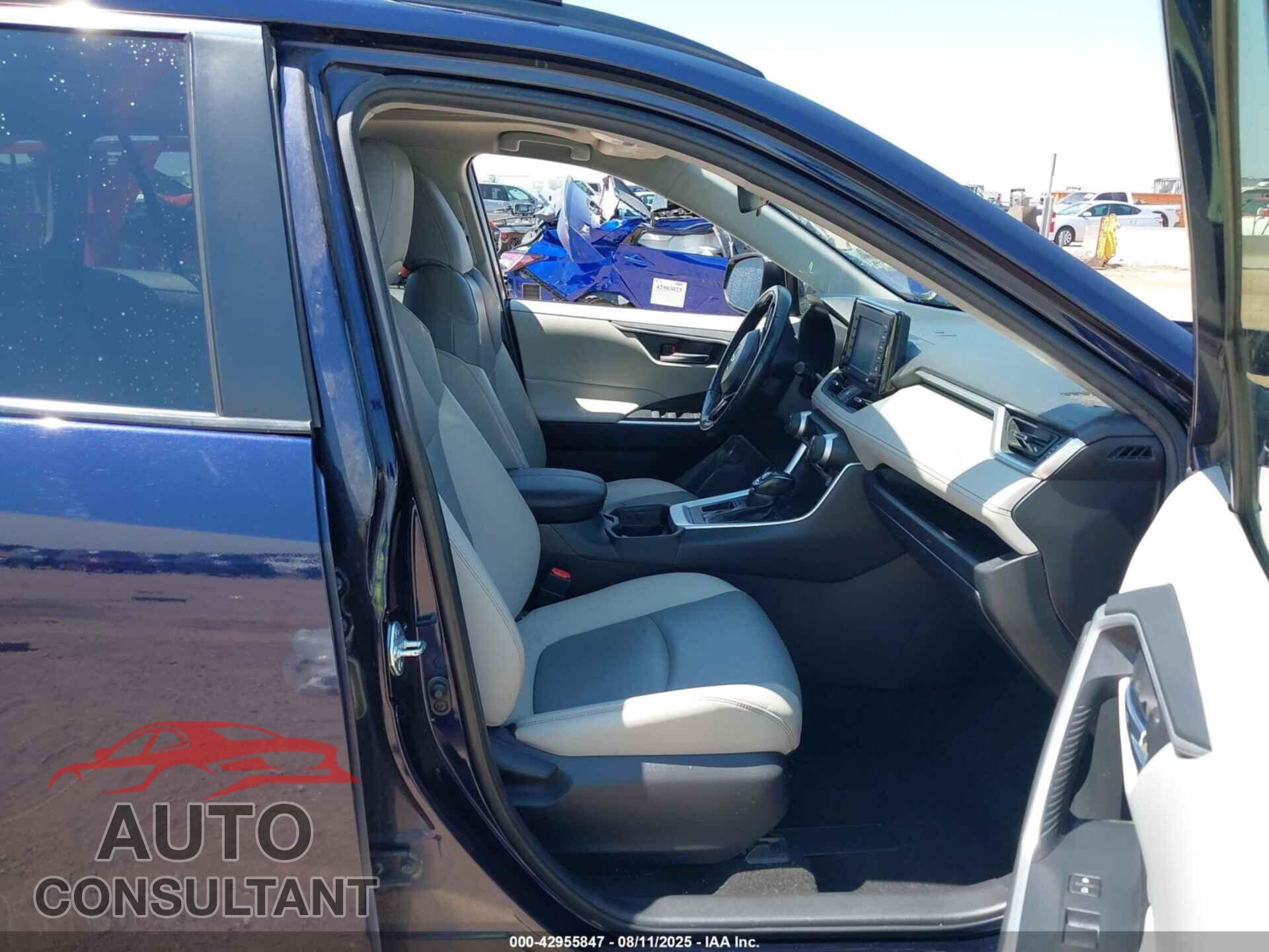 TOYOTA RAV4 2021 - JTMC1RFV9MD070127