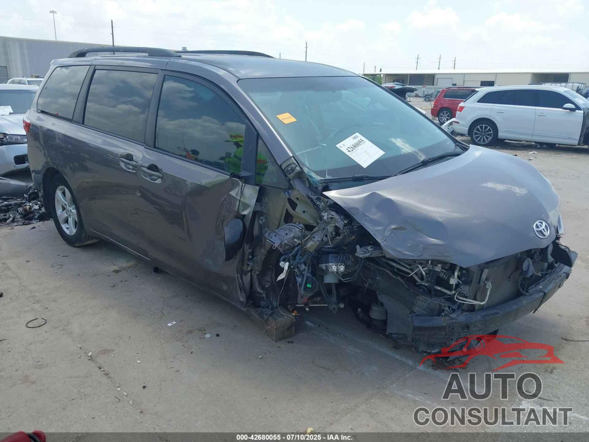 TOYOTA SIENNA 2015 - 5TDKK3DC0FS689388