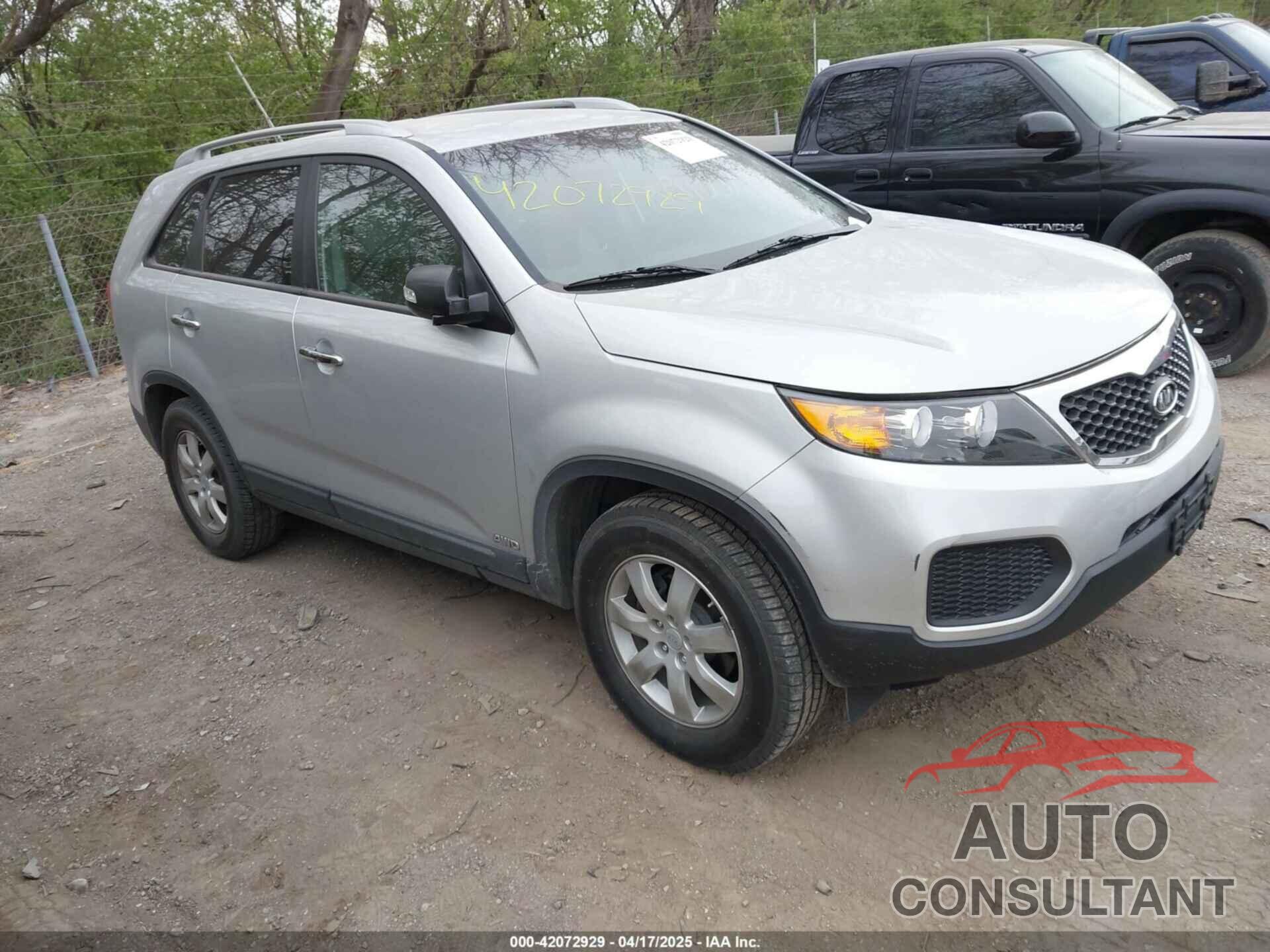 KIA SORENTO 2011 - 5XYKTDA27BG140373