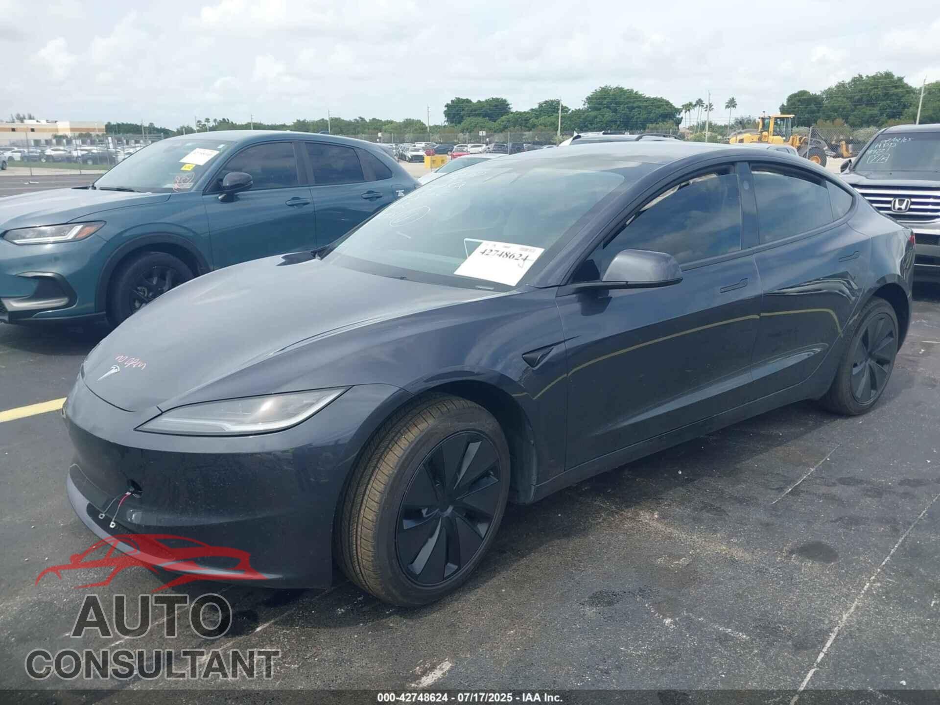 TESLA MODEL 3 2025 - 5YJ3E1EA5SF970551
