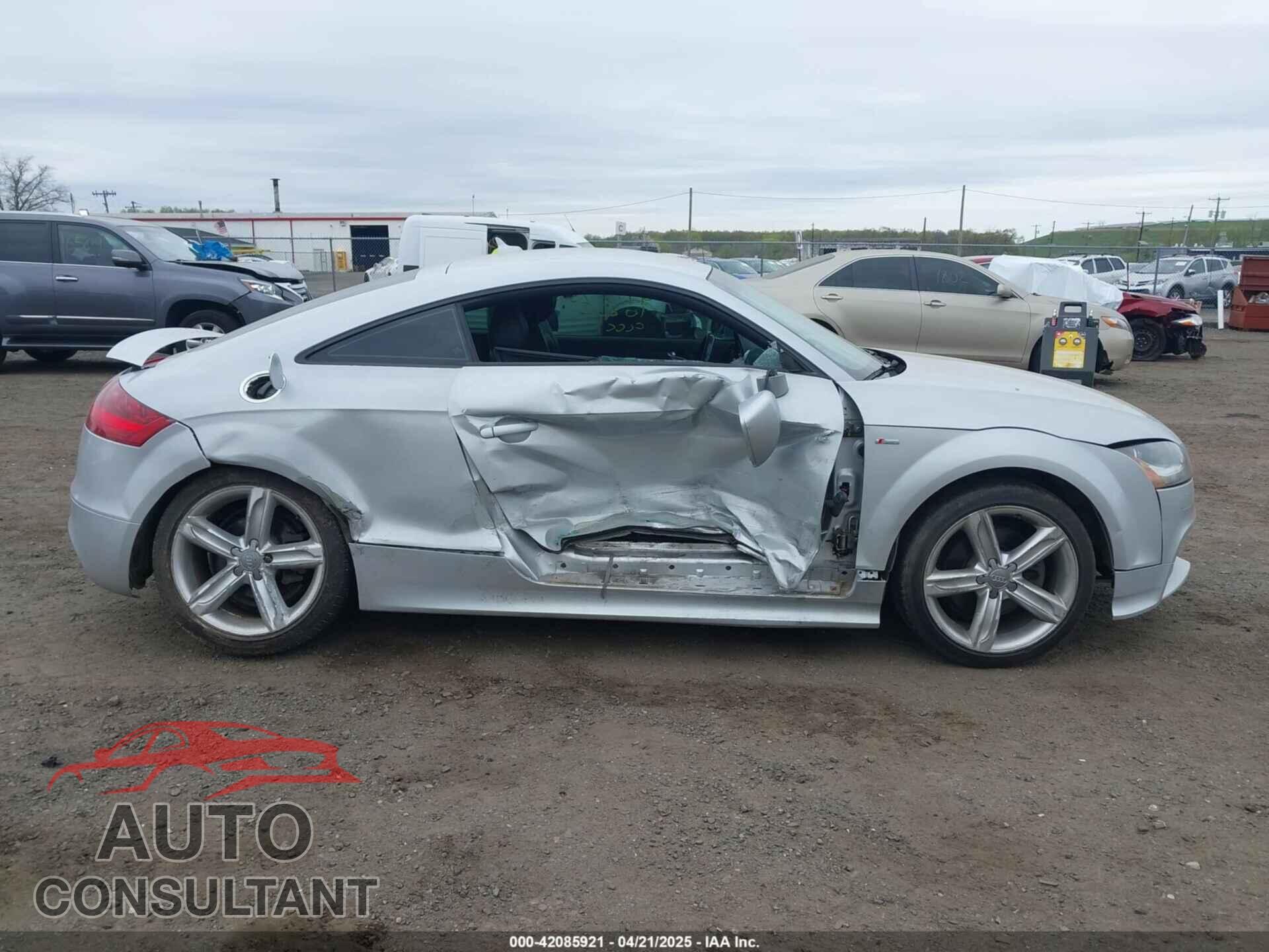 AUDI TT 2012 - TRUBFAFK8C1007675