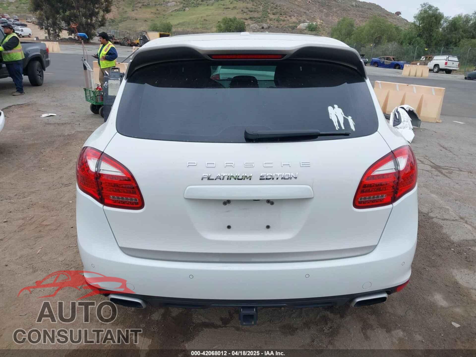 PORSCHE CAYENNE 2014 - WP1AA2A27ELA09019