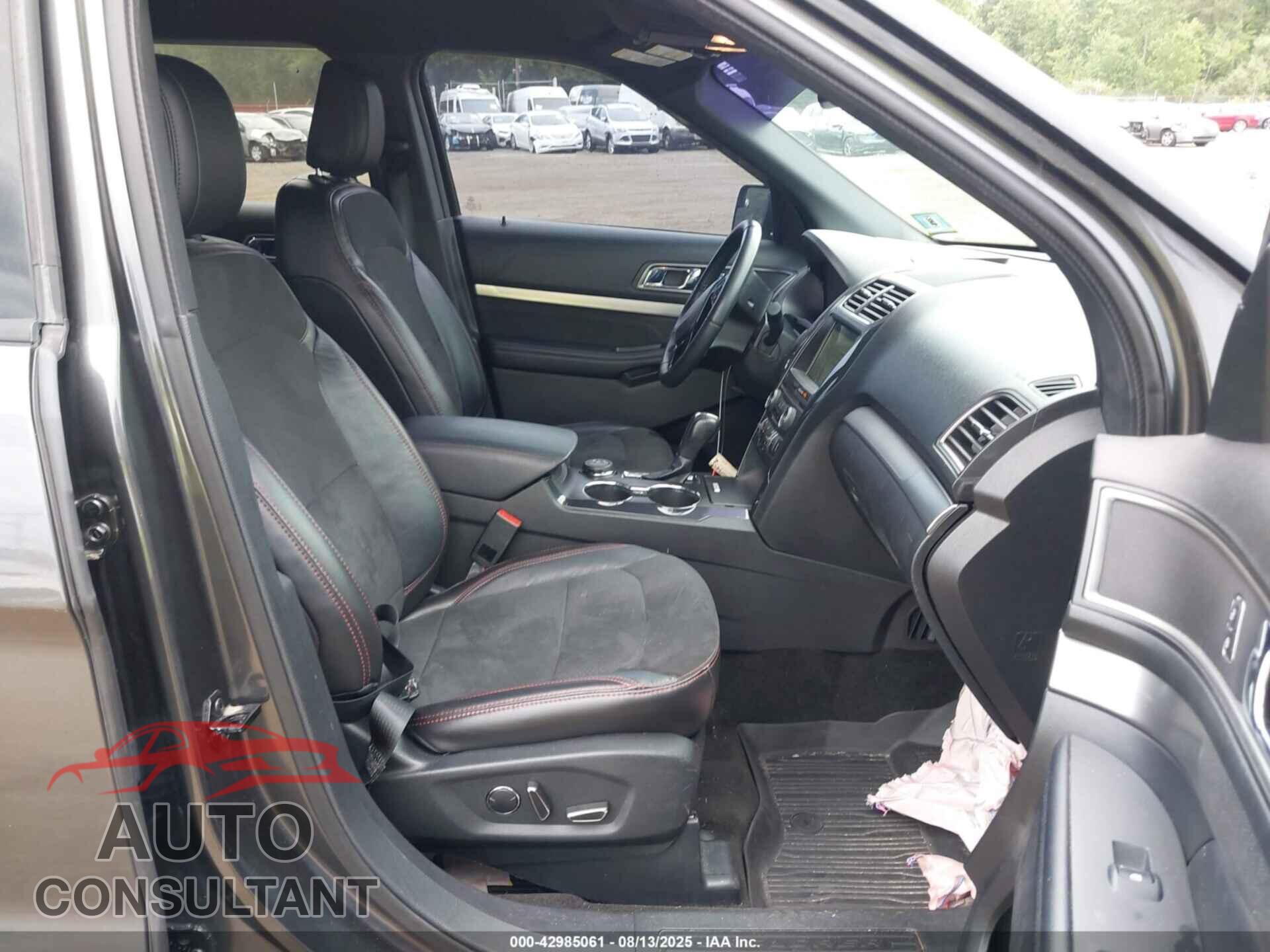 FORD EXPLORER 2018 - 1FM5K8D85JGB38118