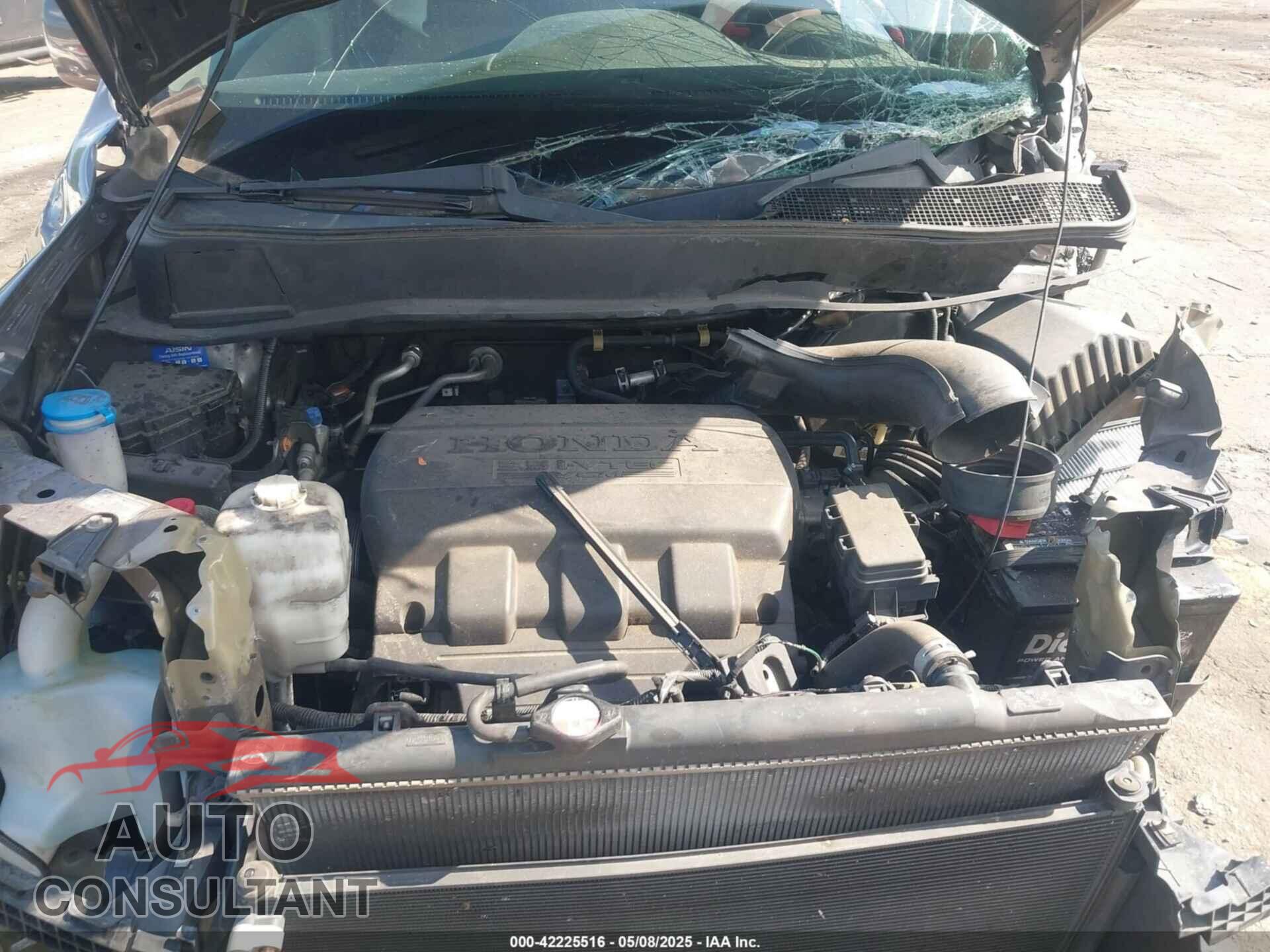 HONDA PILOT 2015 - 5FNYF3H76FB005735