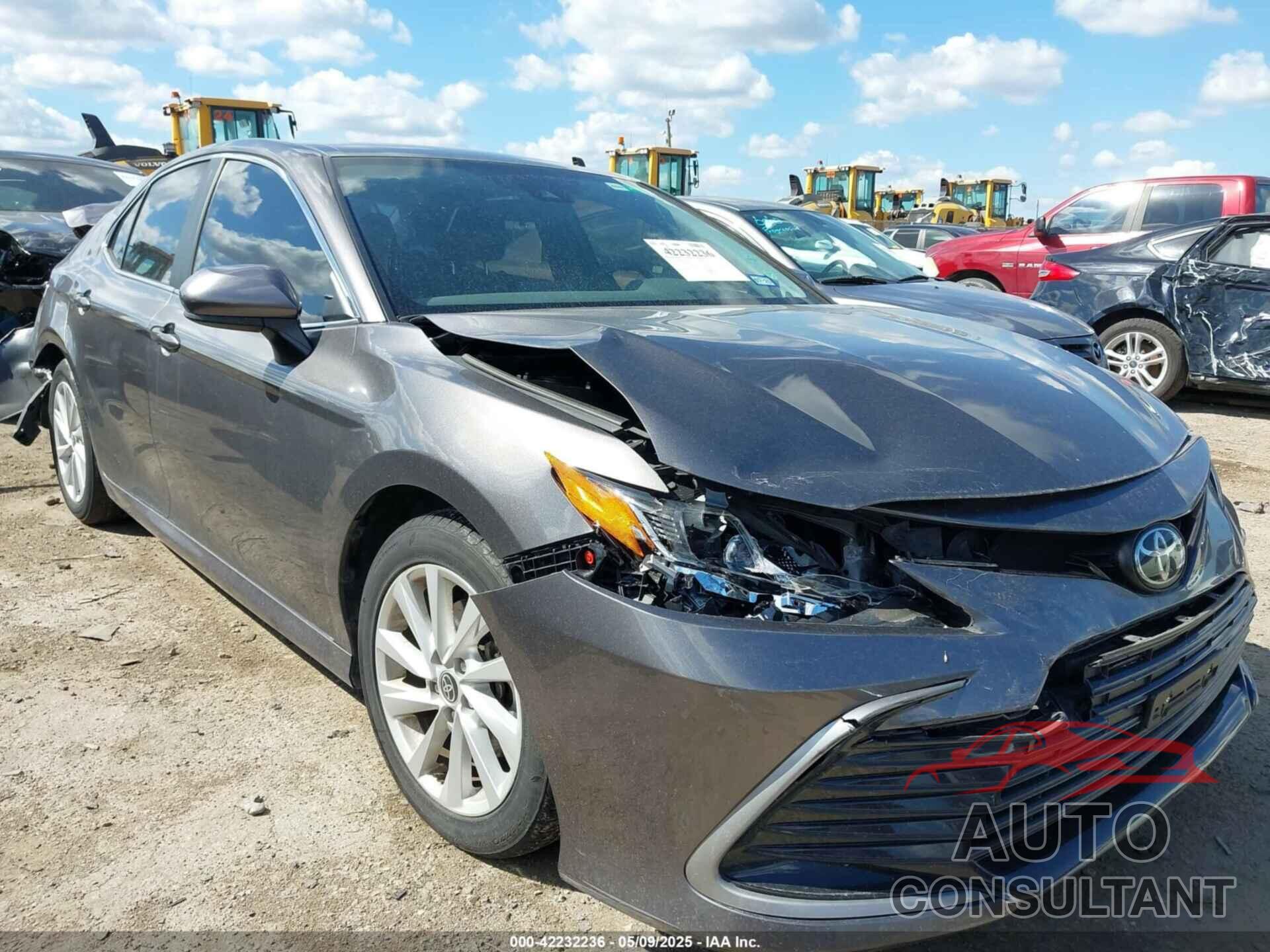 TOYOTA CAMRY 2021 - 4T1C11AK1MU572480