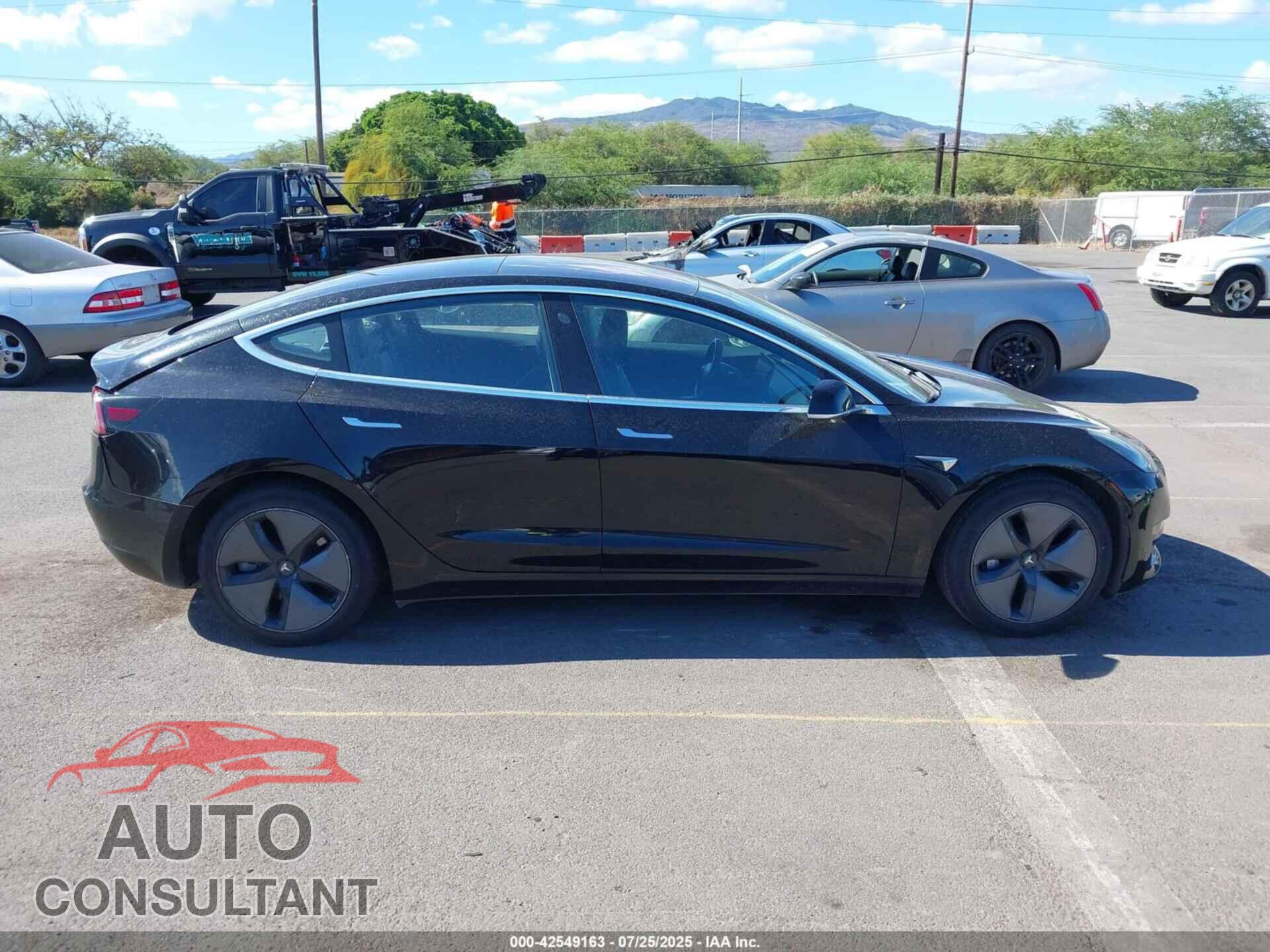 TESLA MODEL 3 2017 - 5YJ3E1EA5HF000563