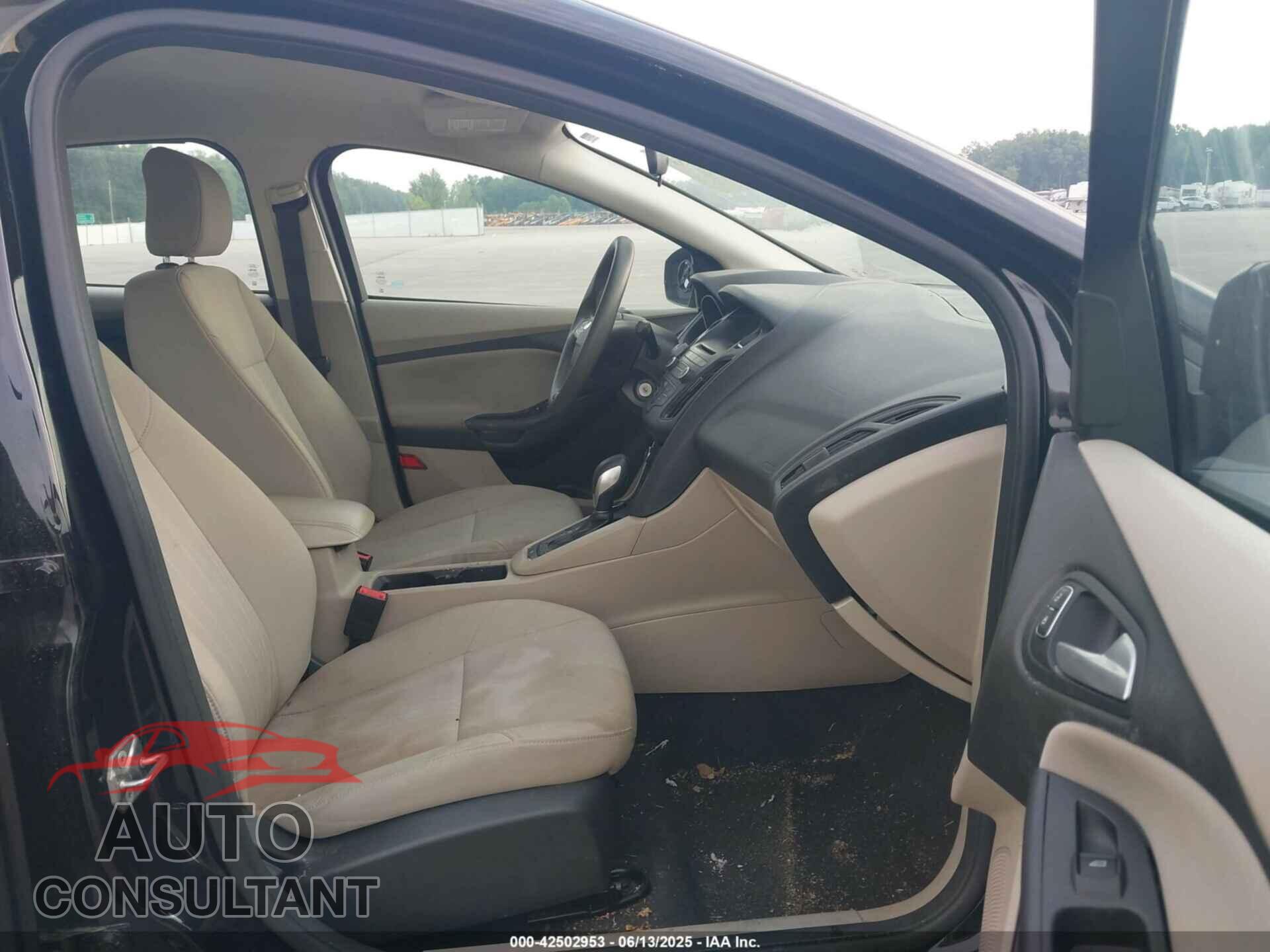 FORD FOCUS 2017 - 1FADP3F23HL228369