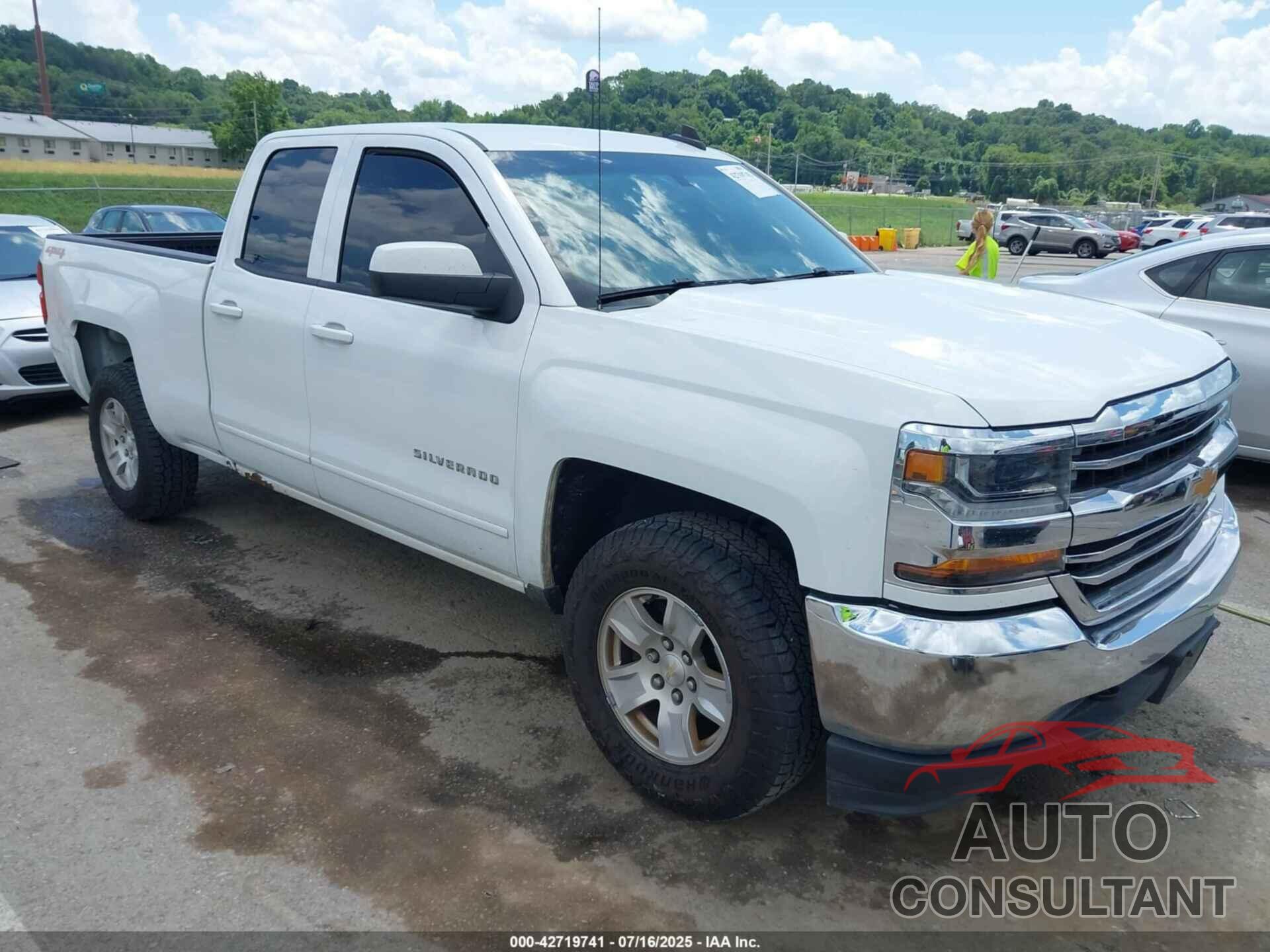 CHEVROLET SILVERADO 1500 2017 - 1GCVKREH1HZ166604