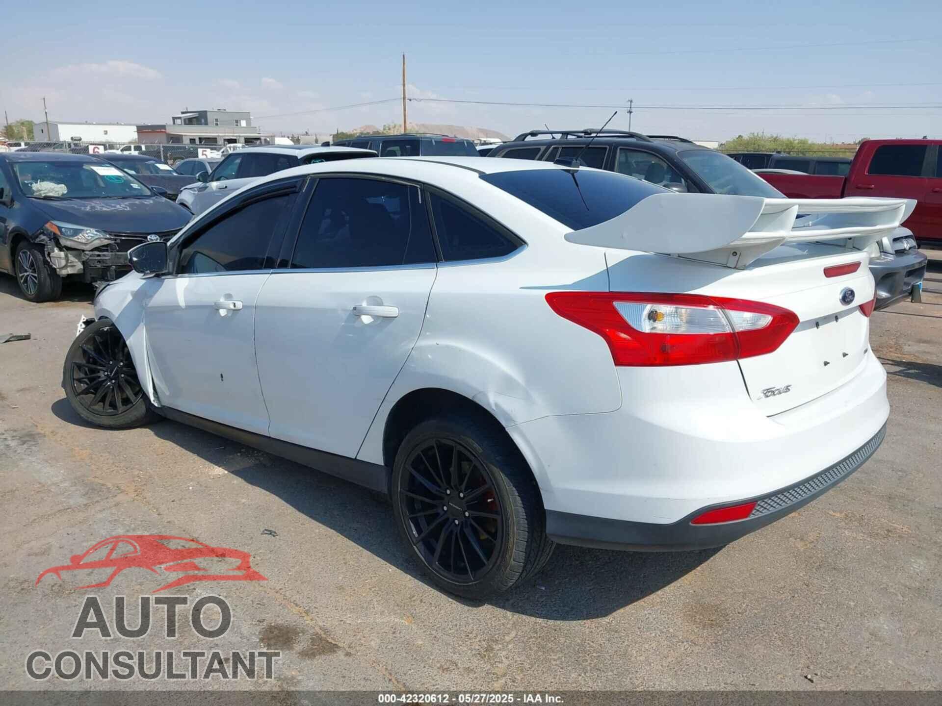 FORD FOCUS 2012 - 1FAHP3H23CL367649