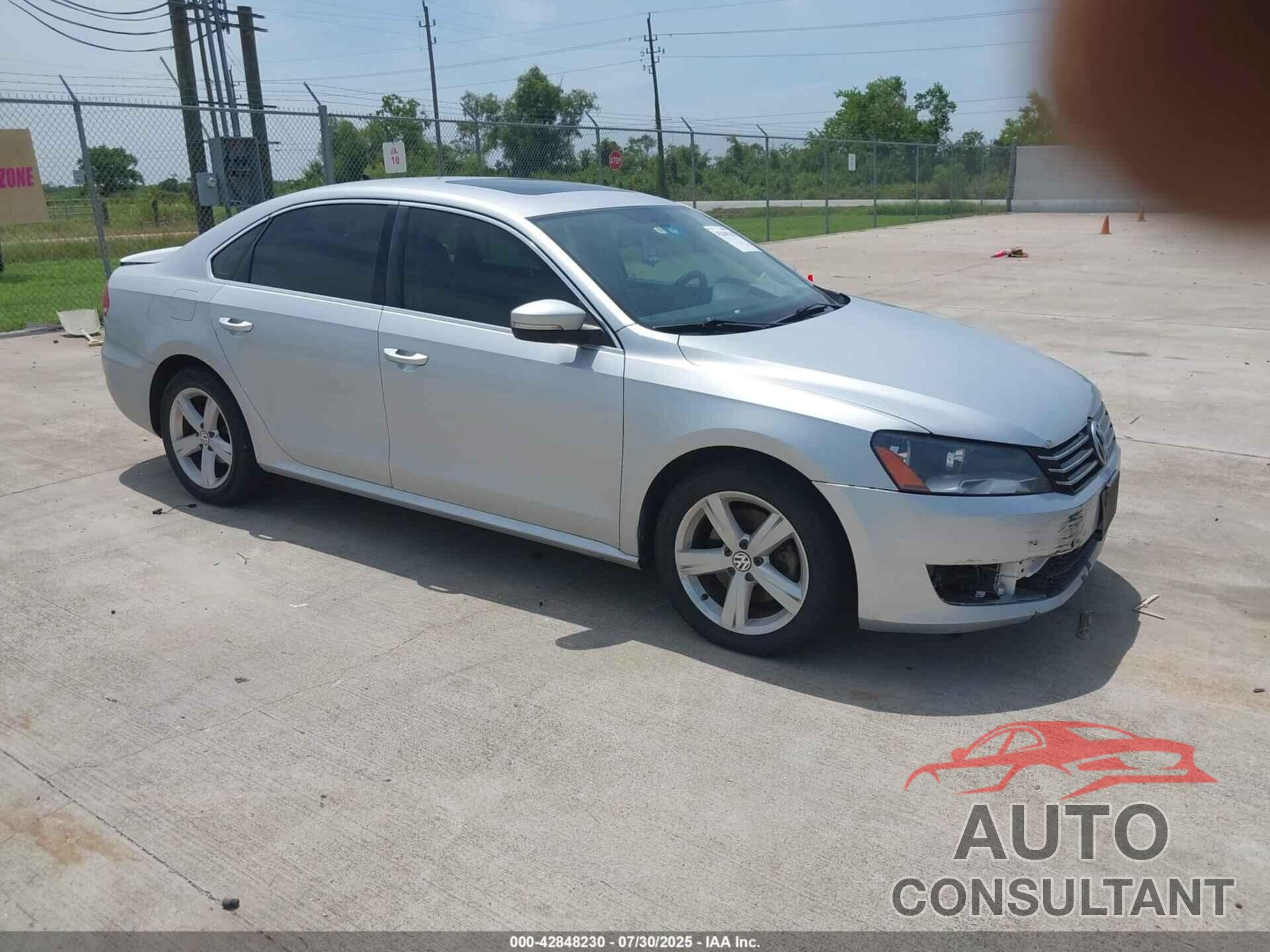 VOLKSWAGEN PASSAT 2013 - 1VWBH7A39DC144487
