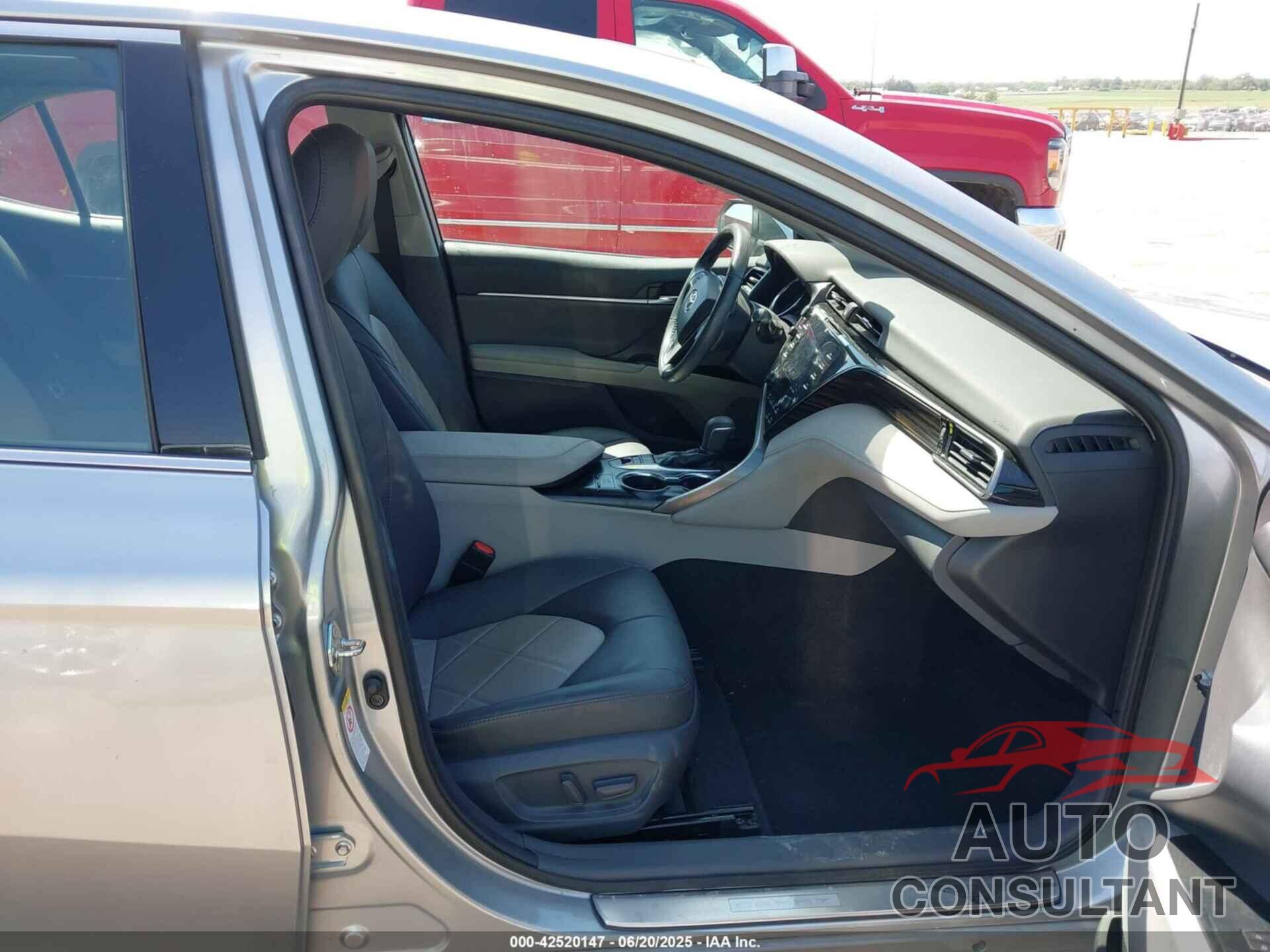 TOYOTA CAMRY 2019 - 4T1B21HK1KU515160
