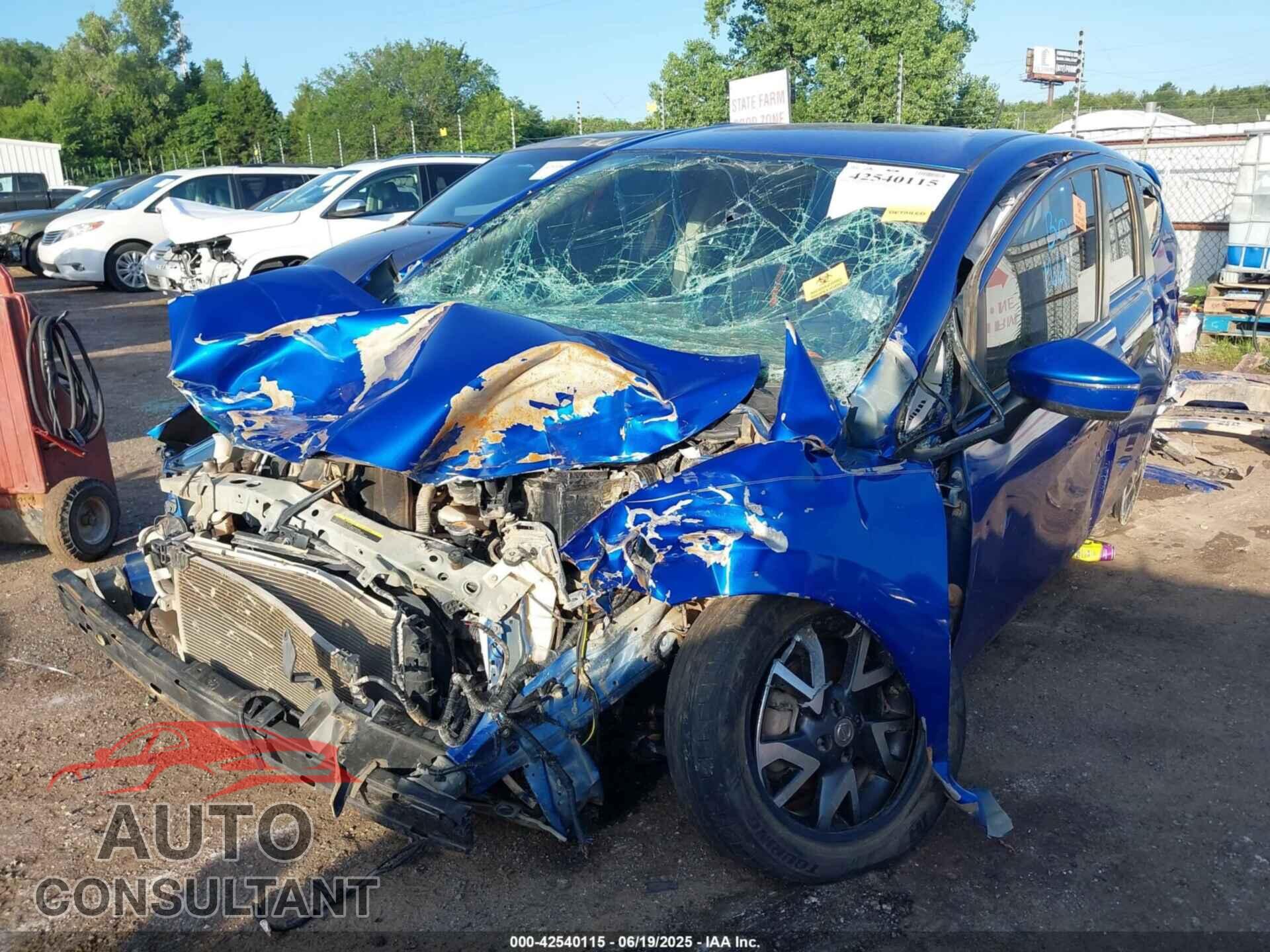 NISSAN VERSA NOTE 2015 - 3N1CE2CP7FL438662
