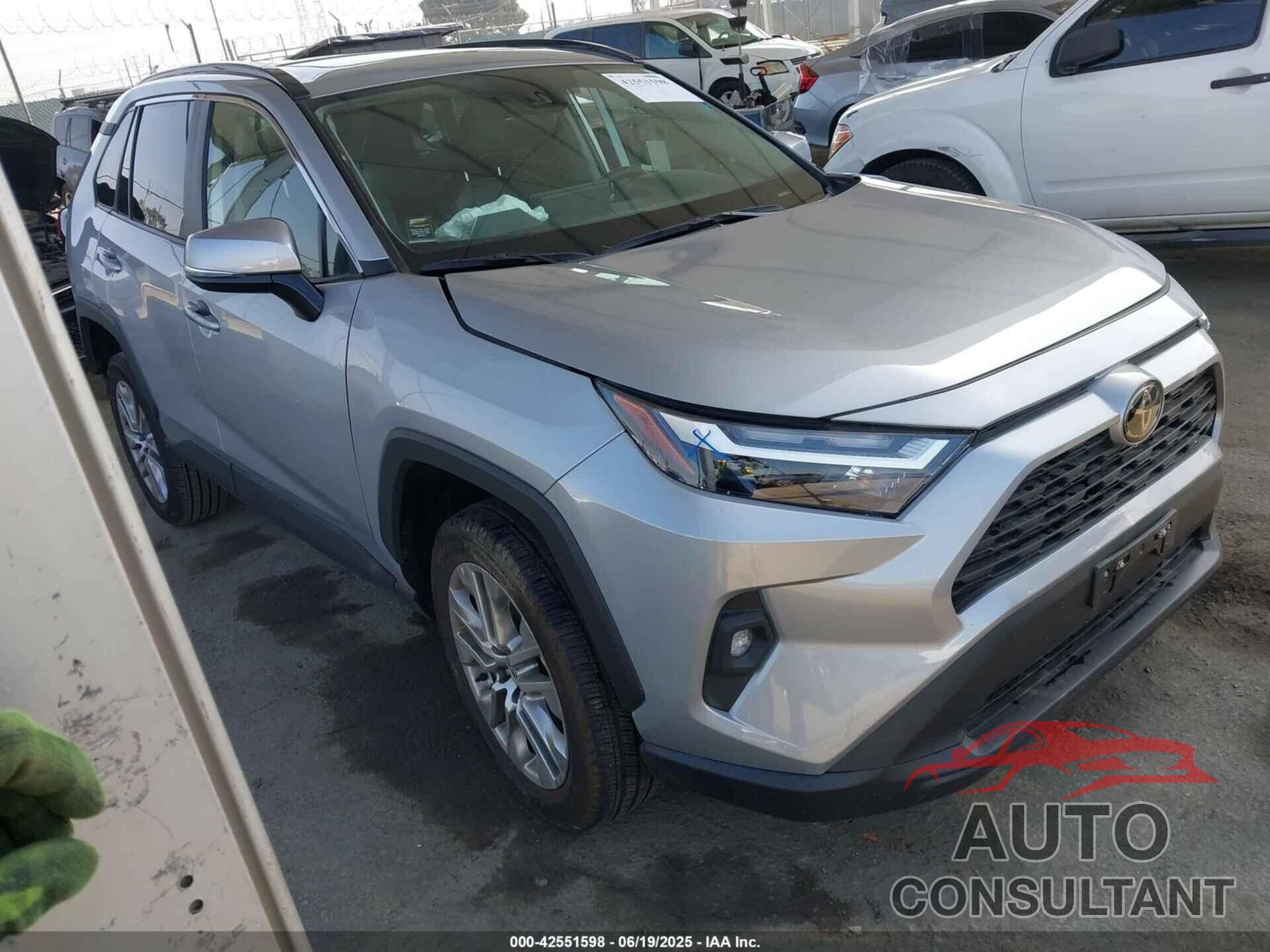 TOYOTA RAV4 2023 - 2T3C1RFV0PW298704