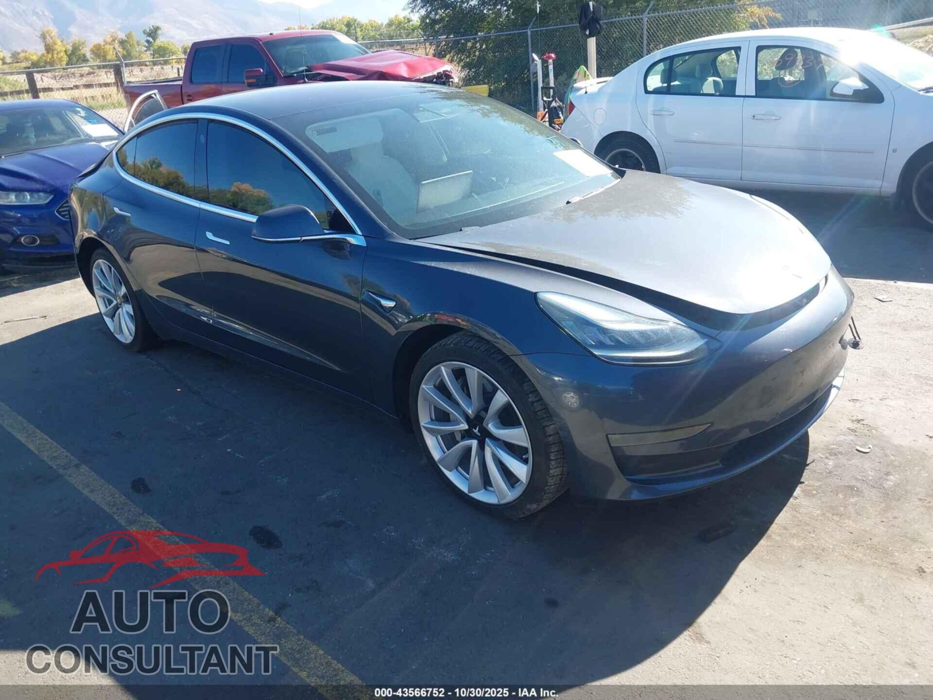 TESLA MODEL 3 2018 - 5YJ3E1EB5JF100421