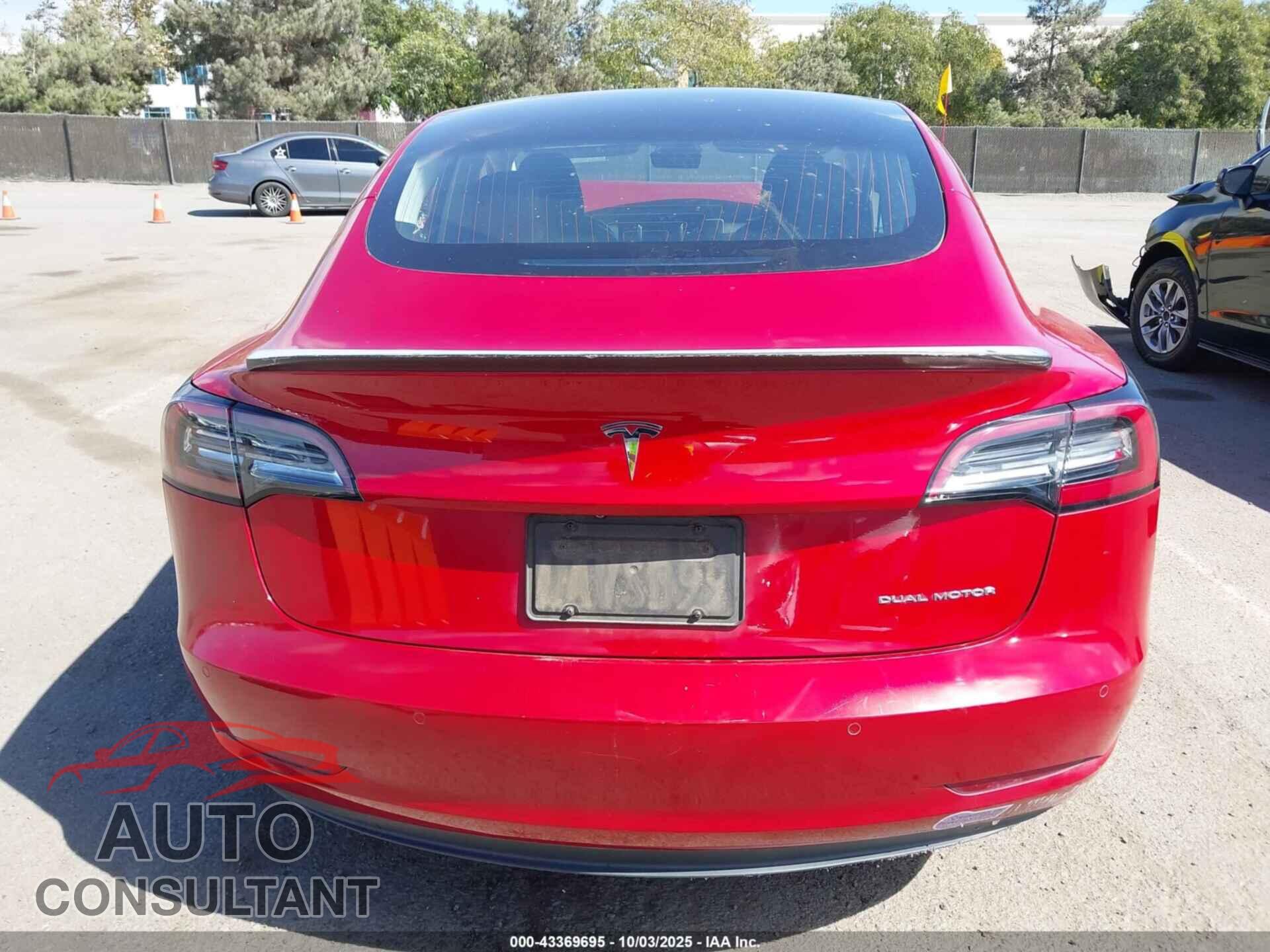 TESLA MODEL 3 2018 - 5YJ3E1EB9JF129923