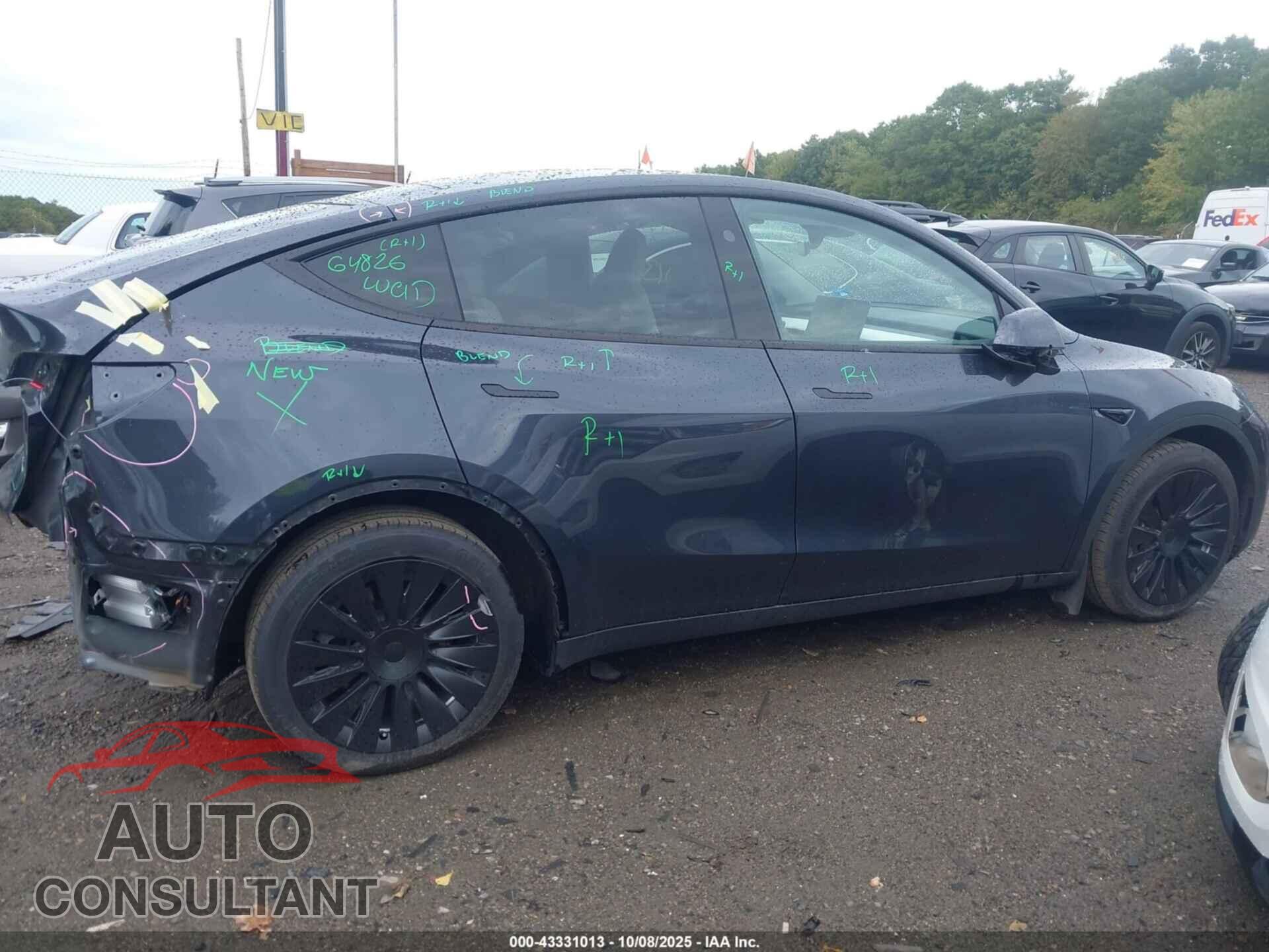 TESLA MODEL Y 2024 - 7SAYGAEE7RF076826