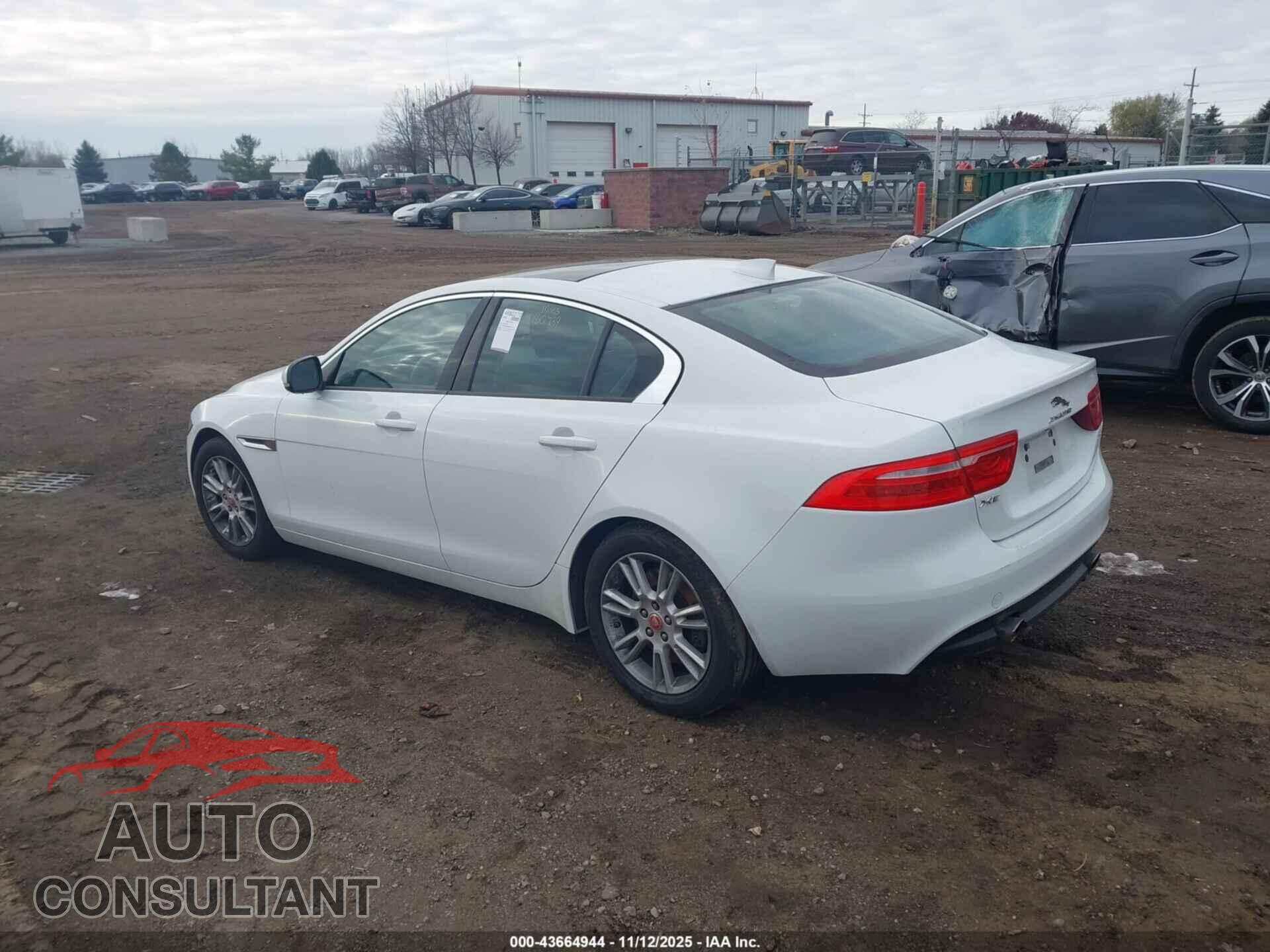 JAGUAR XE 2017 - SAJAD4BG8HA972737