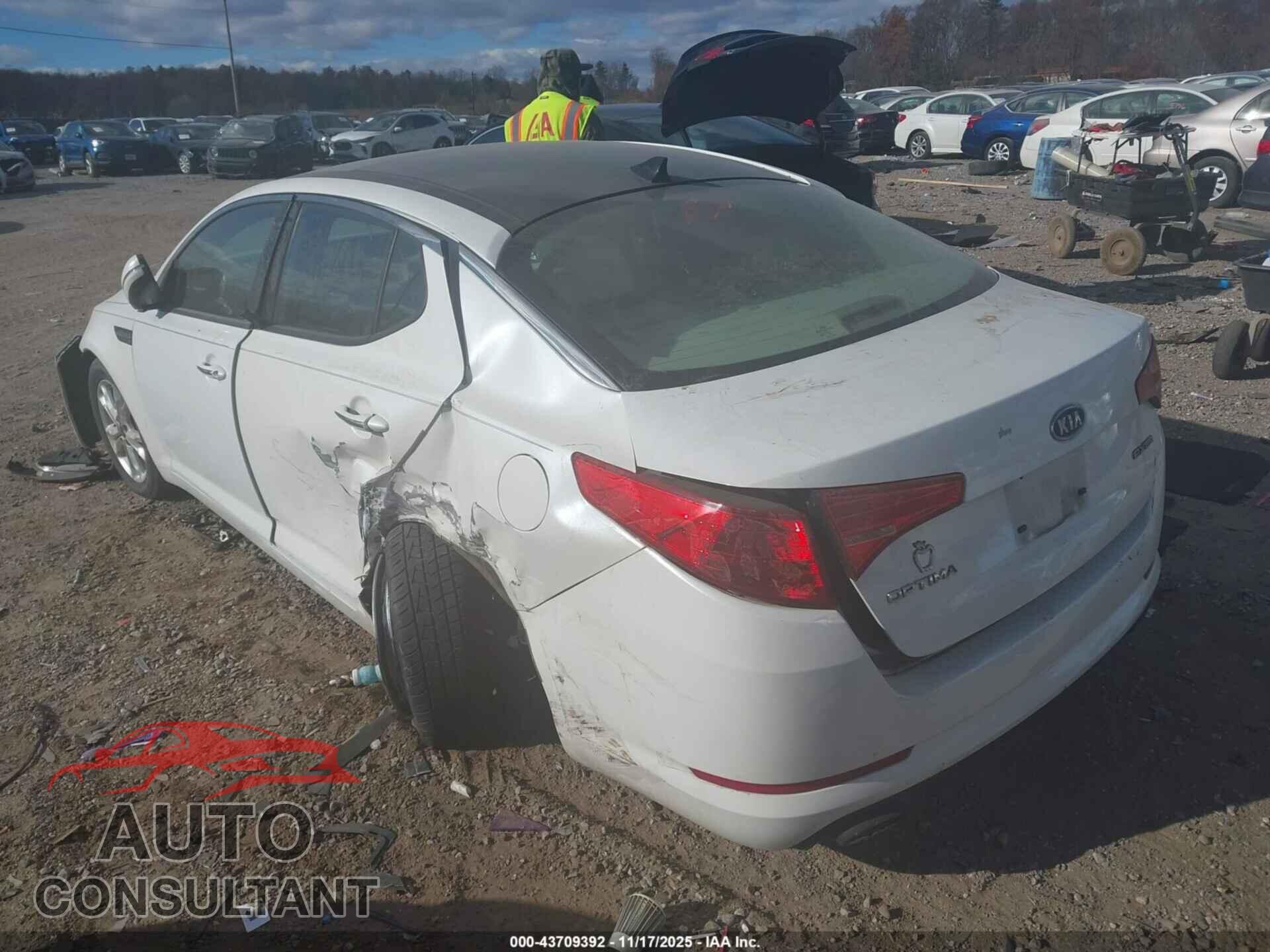 KIA OPTIMA 2011 - KNAGN4A79B5059635