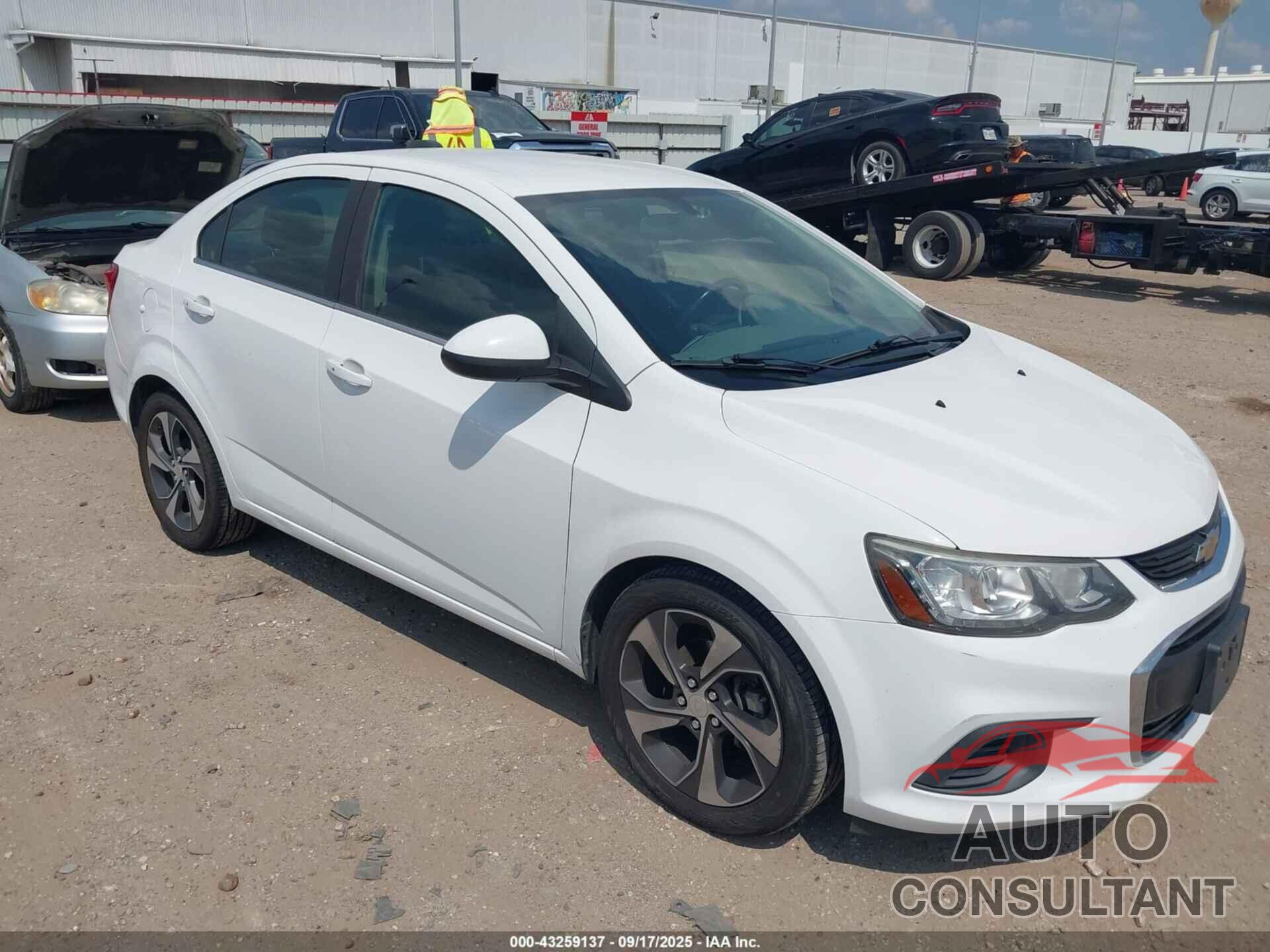 CHEVROLET SONIC 2017 - 1G1JF5SB7H4139201