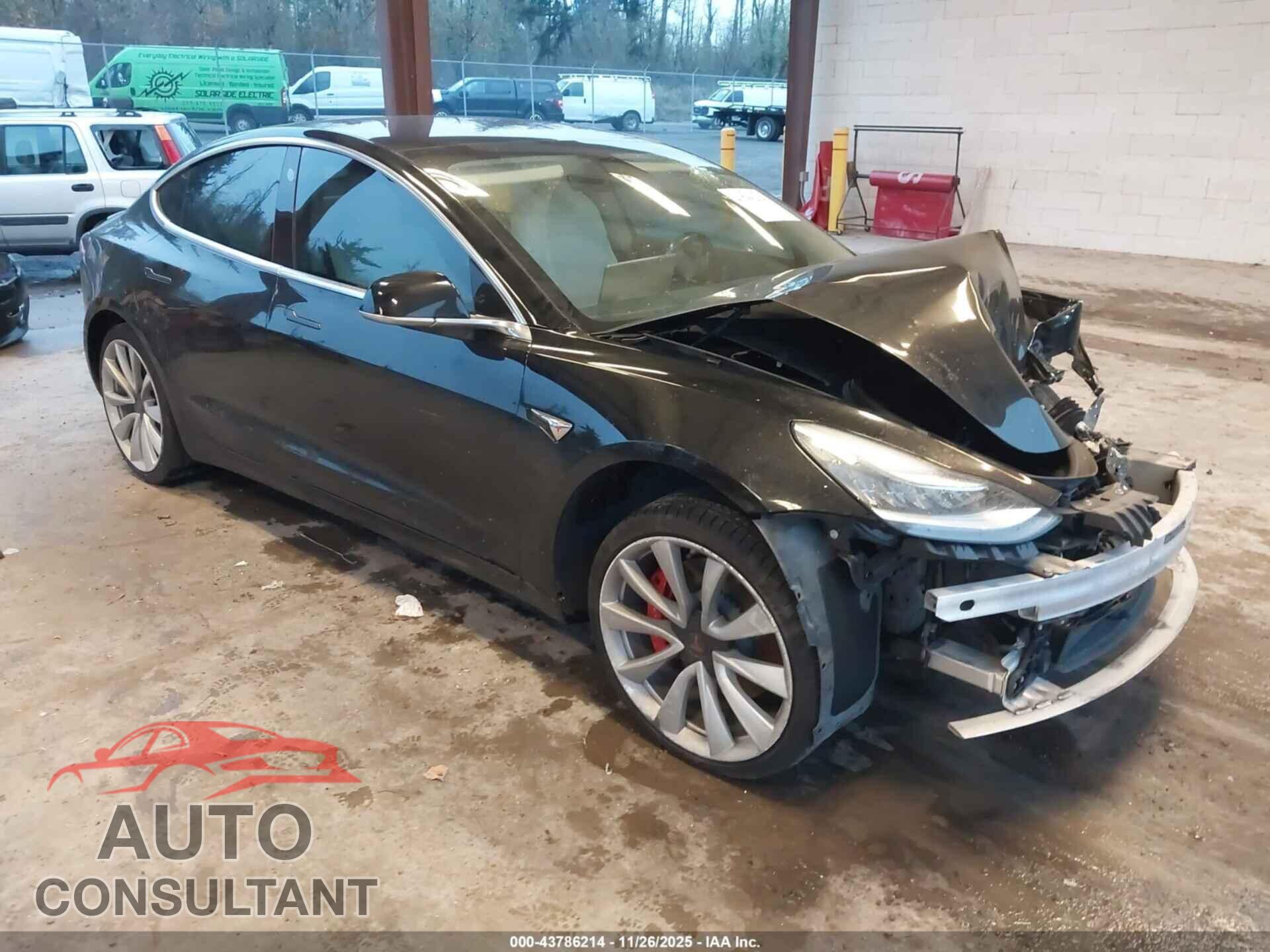 TESLA MODEL 3 2018 - 5YJ3E1EB5JF081806