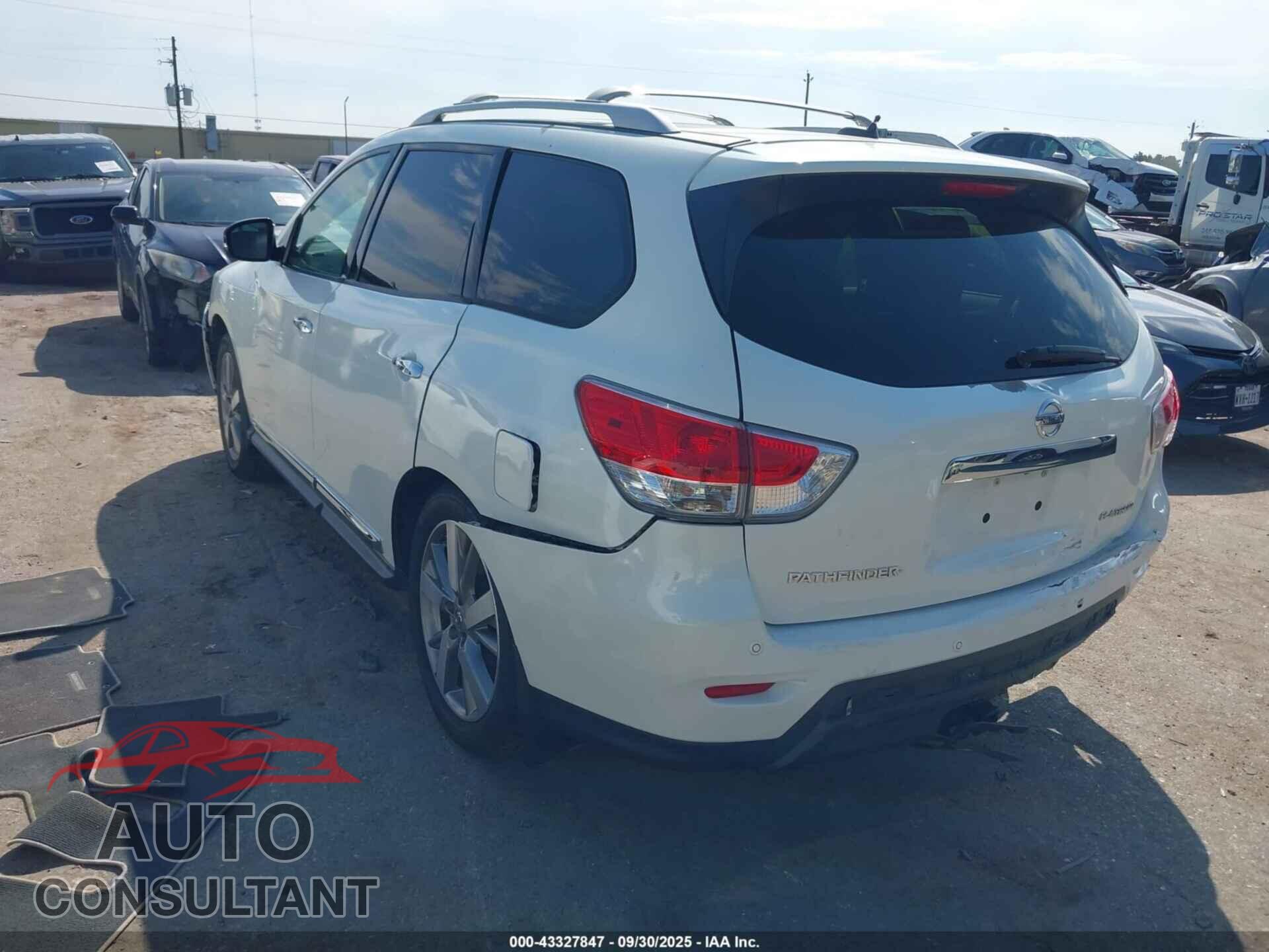NISSAN PATHFINDER 2015 - 5N1AR2MN6FC702855