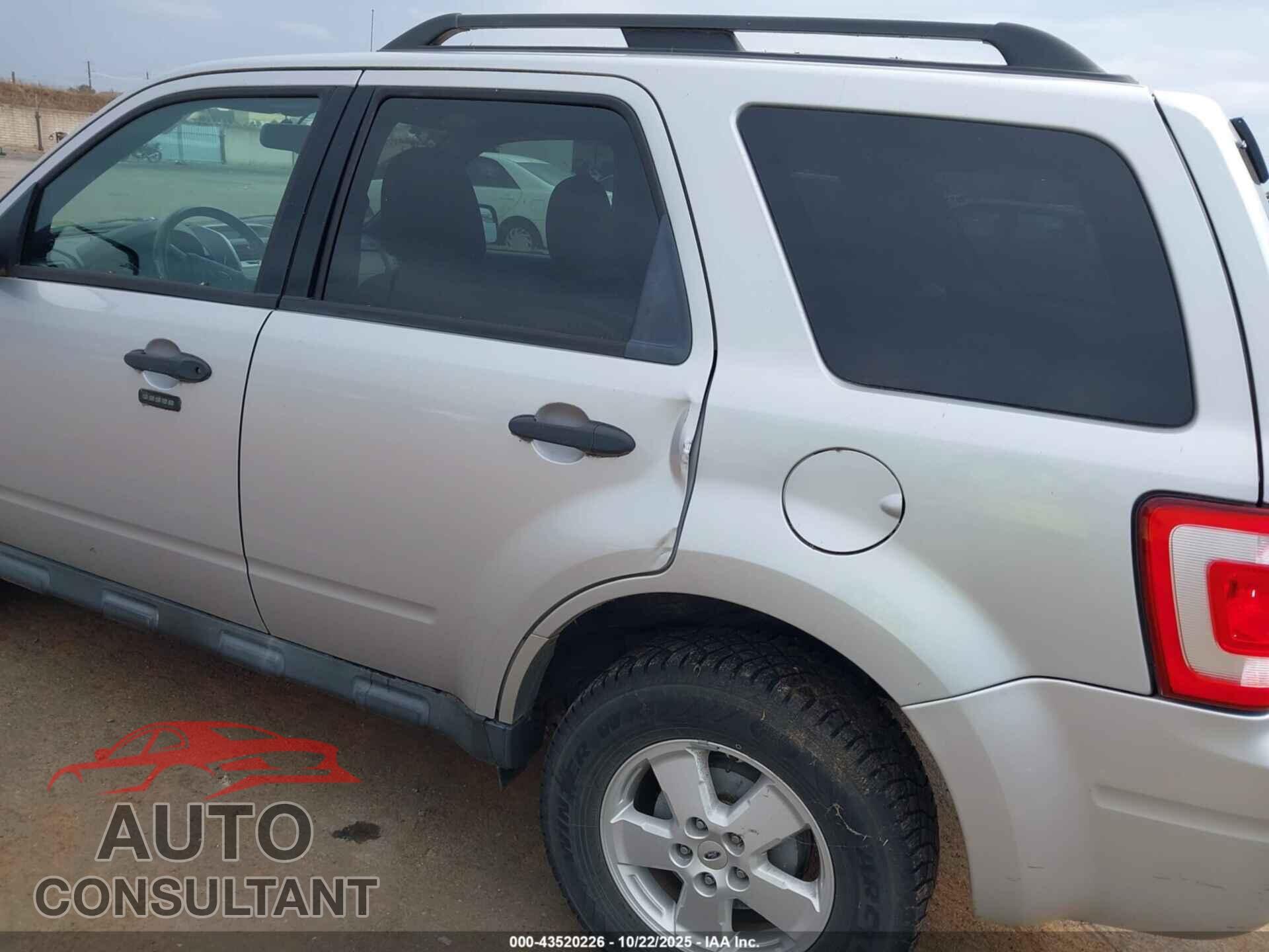 FORD ESCAPE 2011 - 1FMCU9D74BKB92636